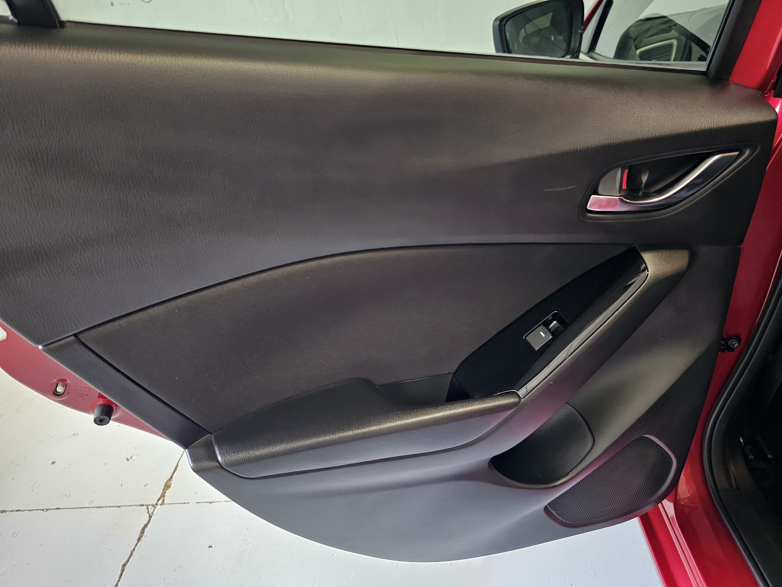 Mazda 3 2.2 Turbodiesel Black Tech Edition - Imagen 26