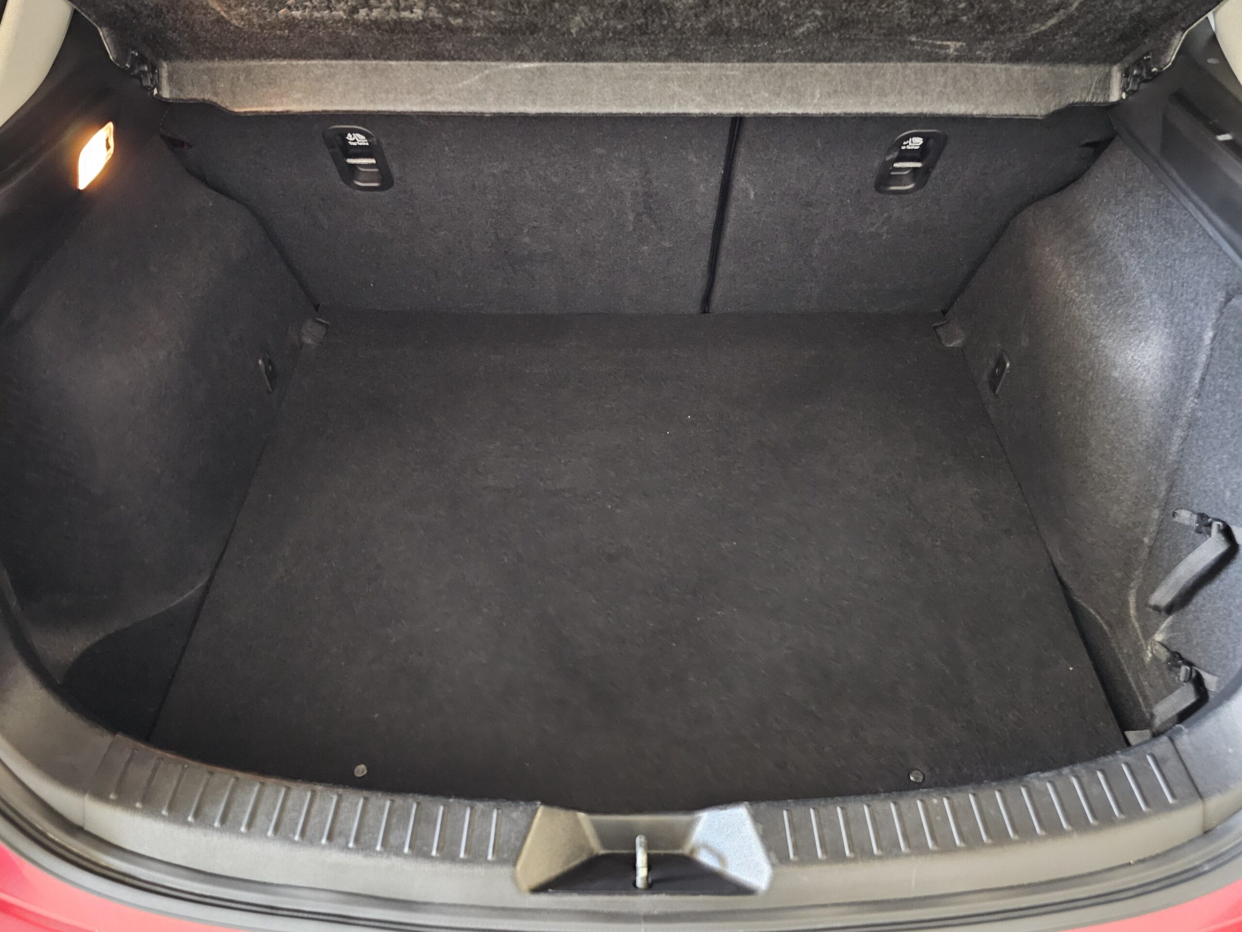 Mazda 3 2.2 Turbodiesel Black Tech Edition - Imagen 28