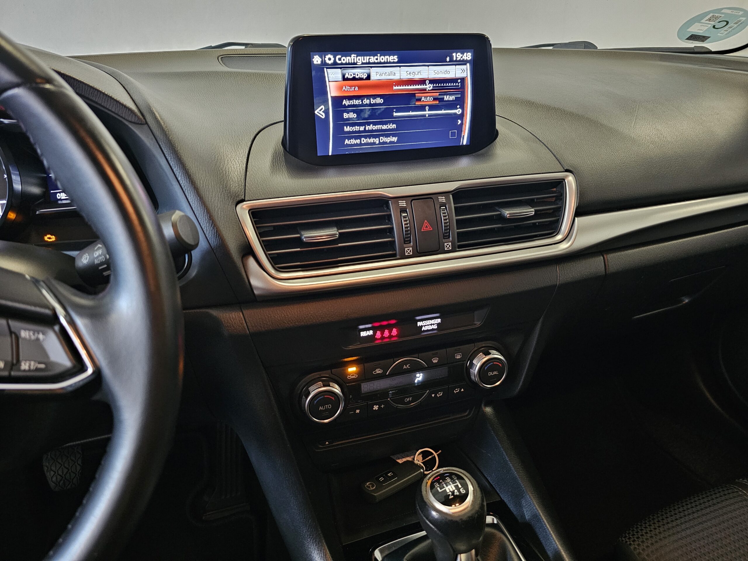 Mazda 3 2.2 Turbodiesel Black Tech Edition - Imagen 36