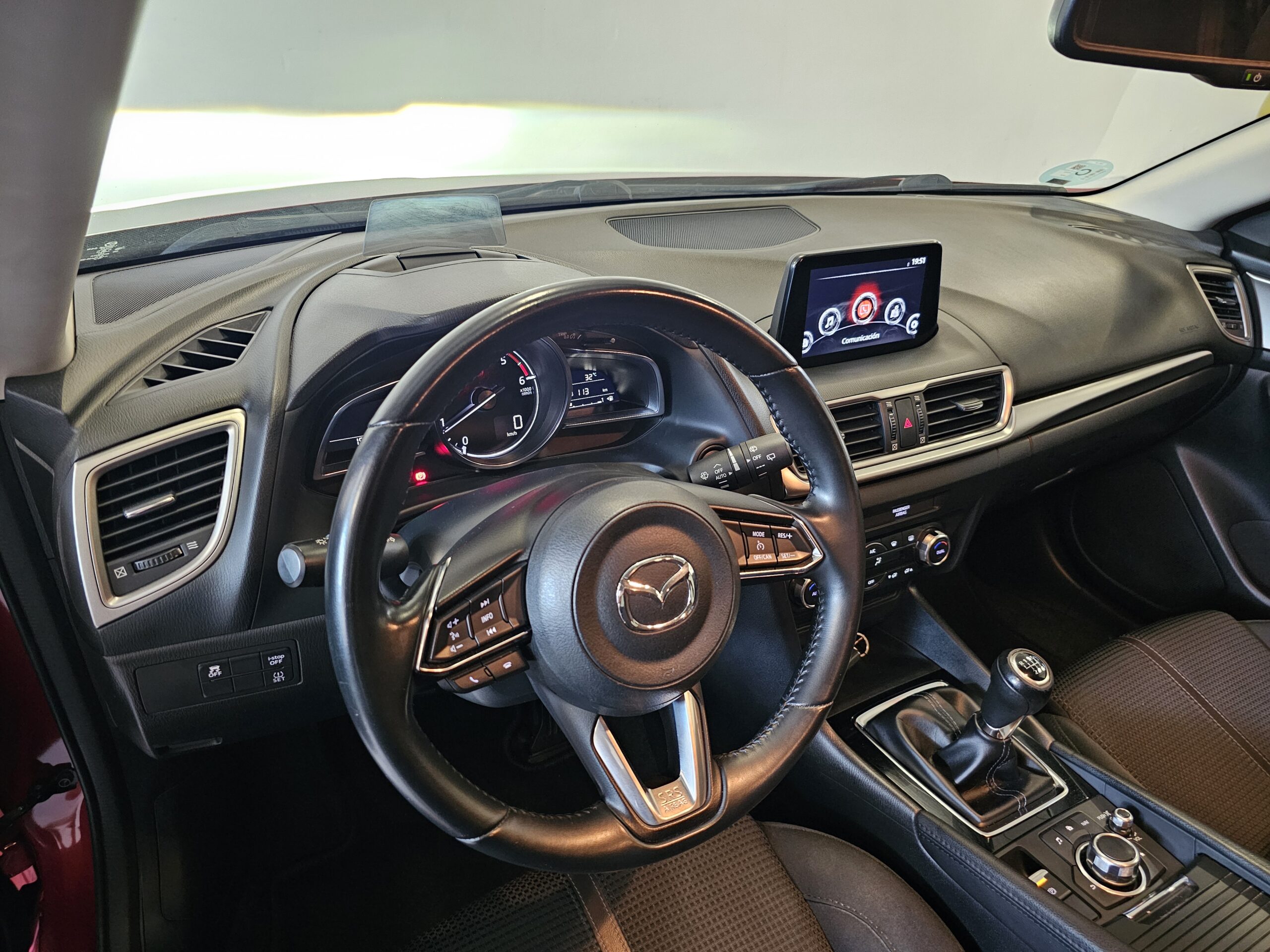 Mazda 3 2.2 Turbodiesel Black Tech Edition - Imagen 42