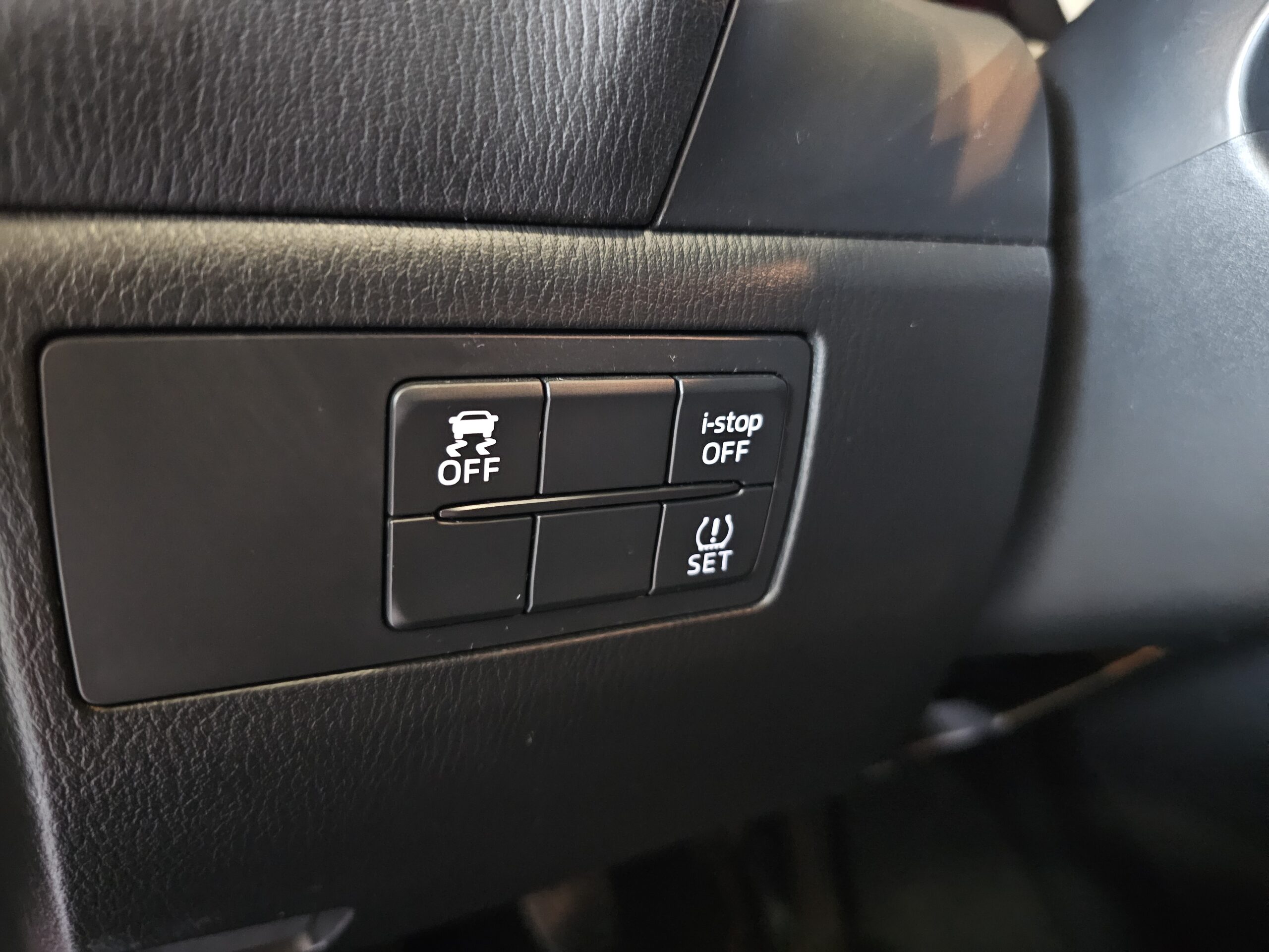 Mazda 3 2.2 Turbodiesel Black Tech Edition - Imagen 44