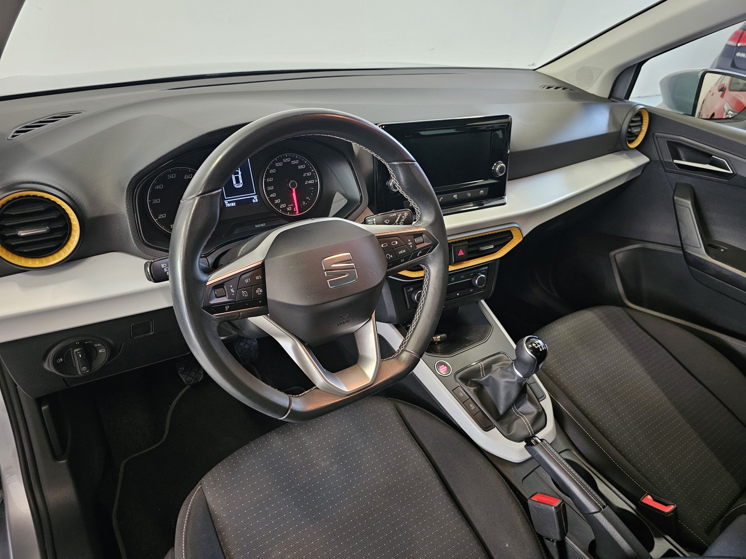 SEAT Arona 1.0 TSI 81kW 110CV Style XM - 2023 - Imagen 19