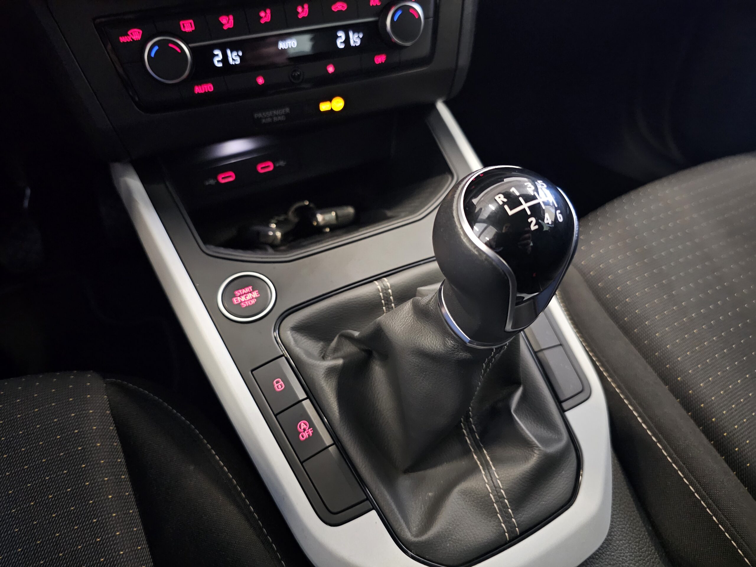 SEAT Arona 1.0 TSI 81kW 110CV Style XM - 2023 - Imagen 36