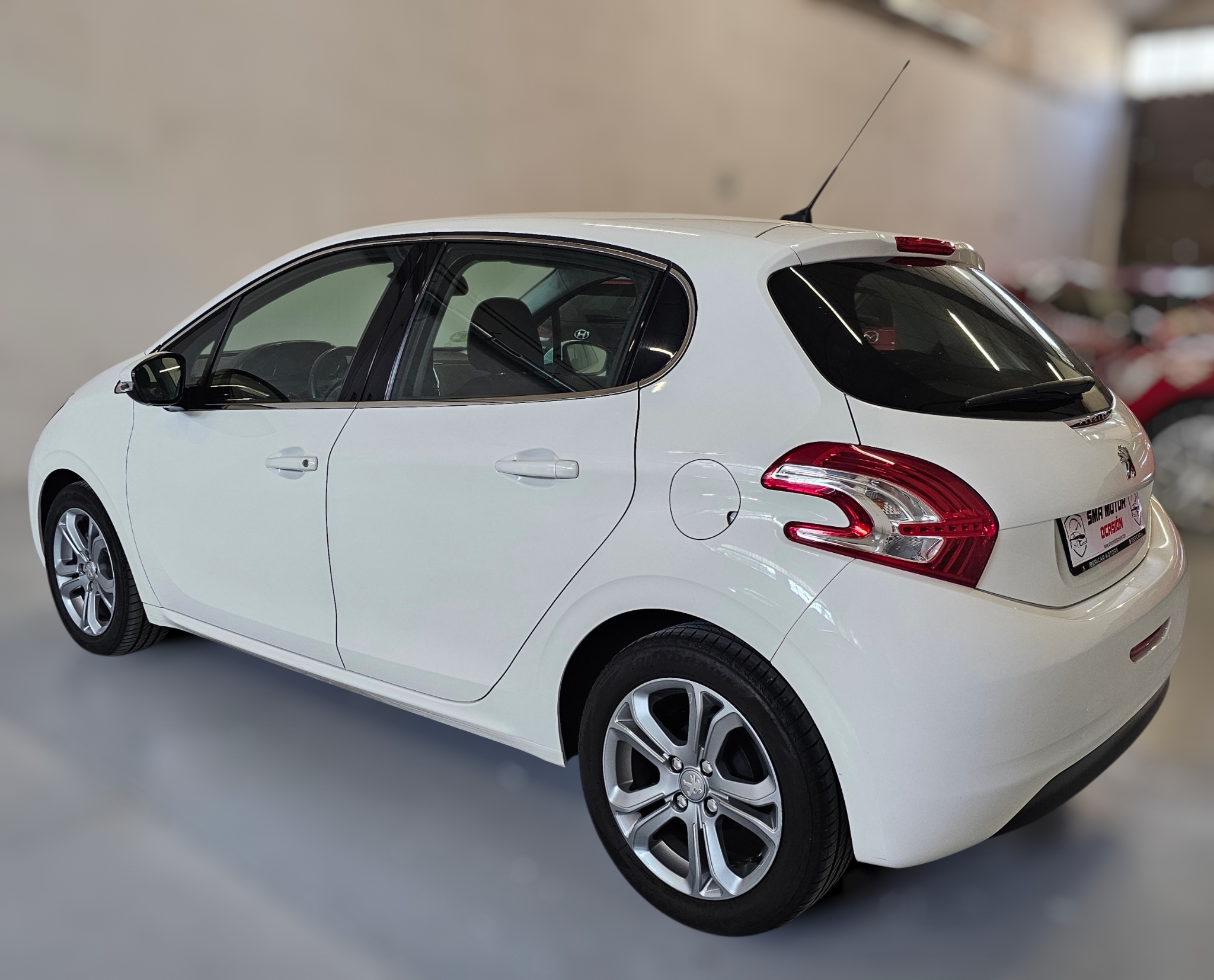 Peugeot 208 1.2 e-VTi Allure - Imagen 10