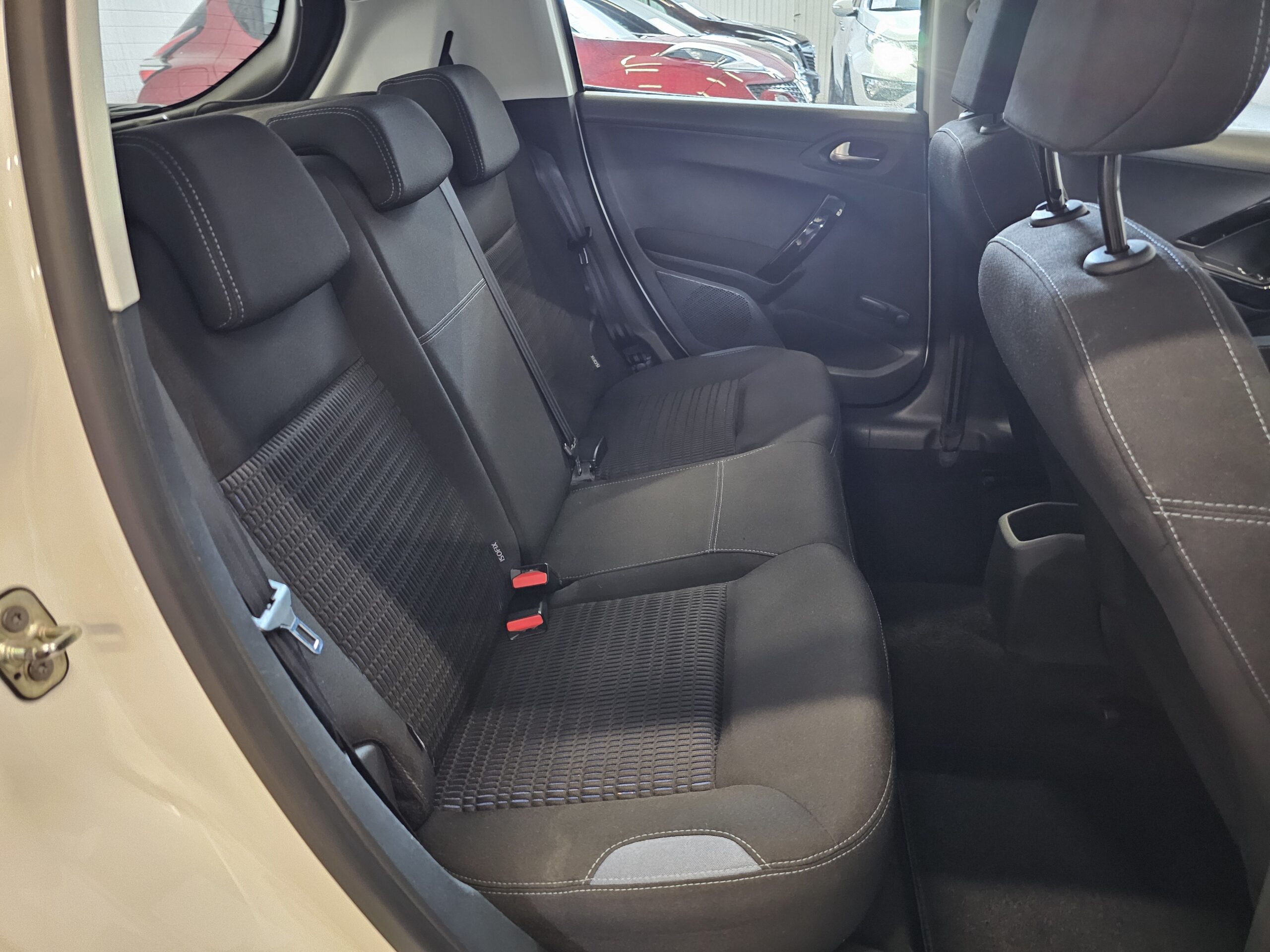 Peugeot 208 1.2 e-VTi Allure - Imagen 22