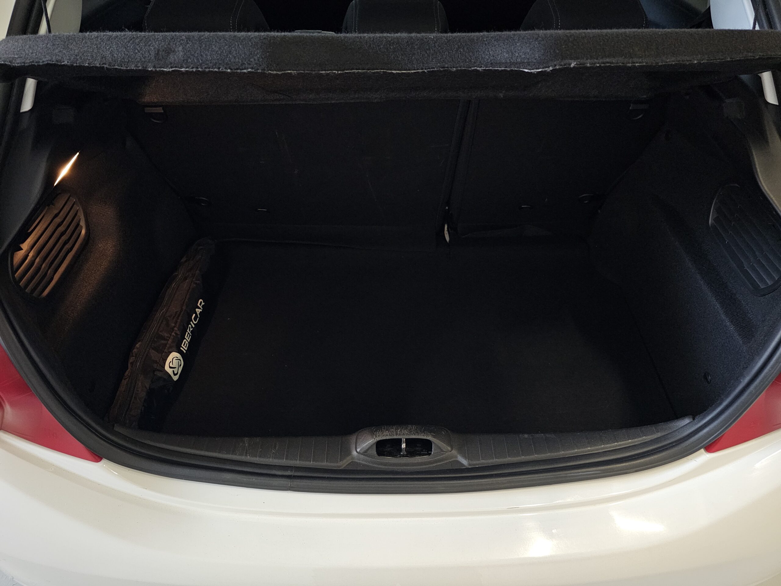 Peugeot 208 1.2 e-VTi Allure - Imagen 26