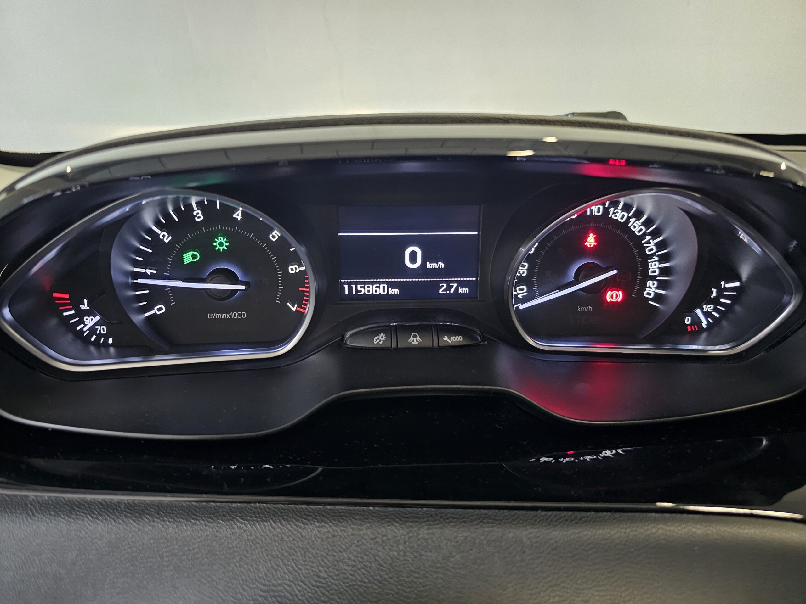 Peugeot 208 1.2 e-VTi Allure - Imagen 36