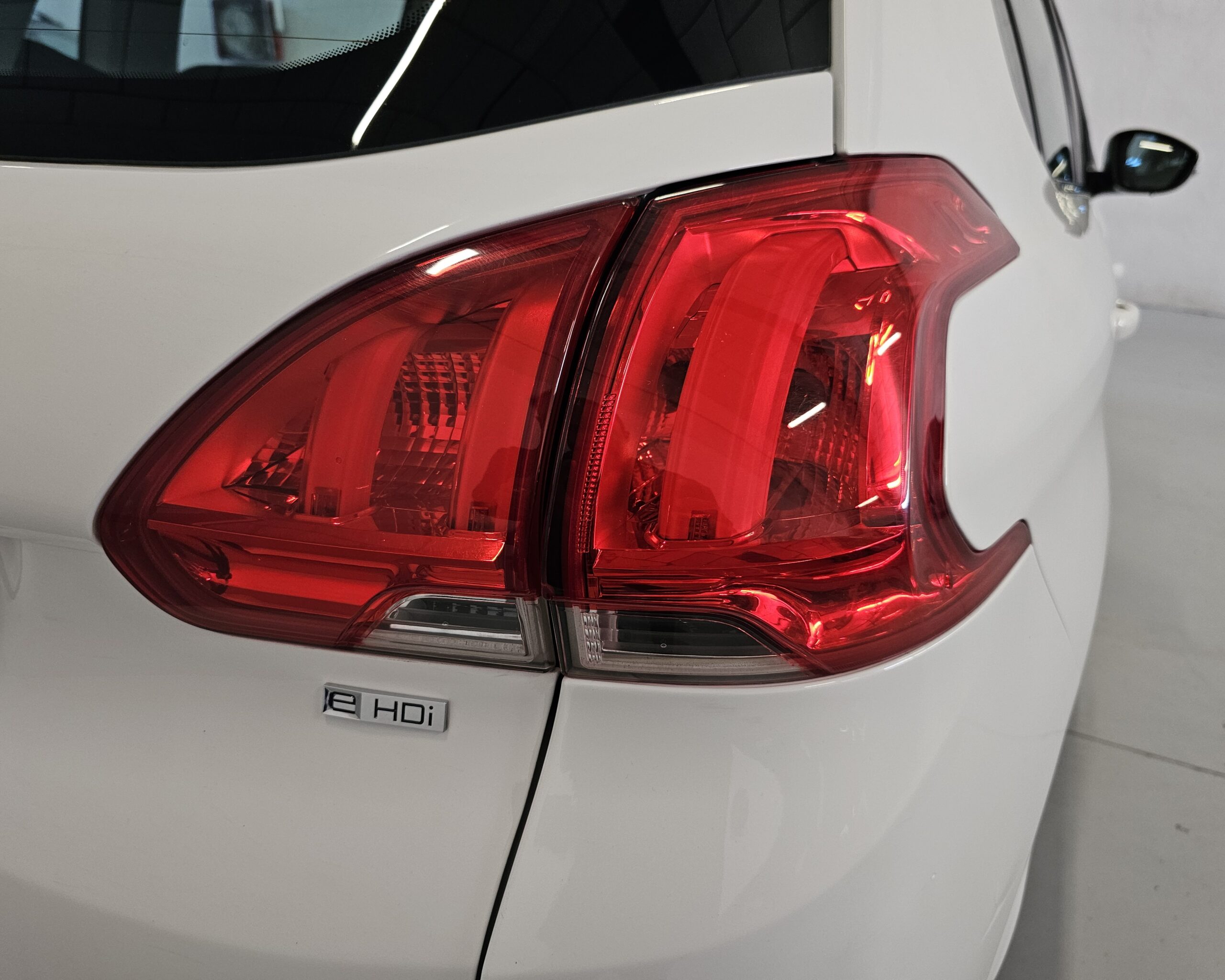 Peugeot 2008 1.6 e-HDi Active 92cv ETG - Imagen 14