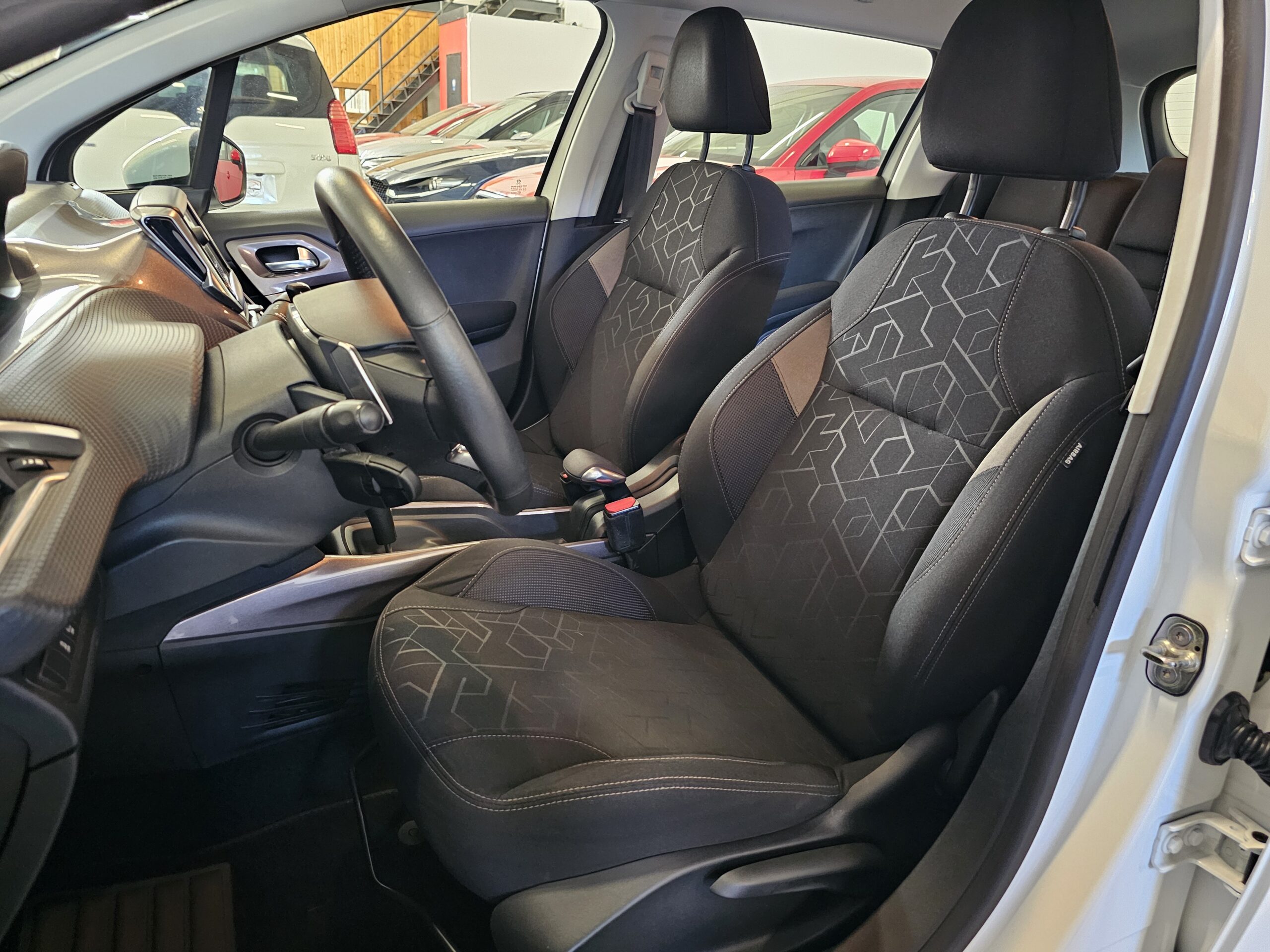Peugeot 2008 1.6 e-HDi Active 92cv ETG - Imagen 21