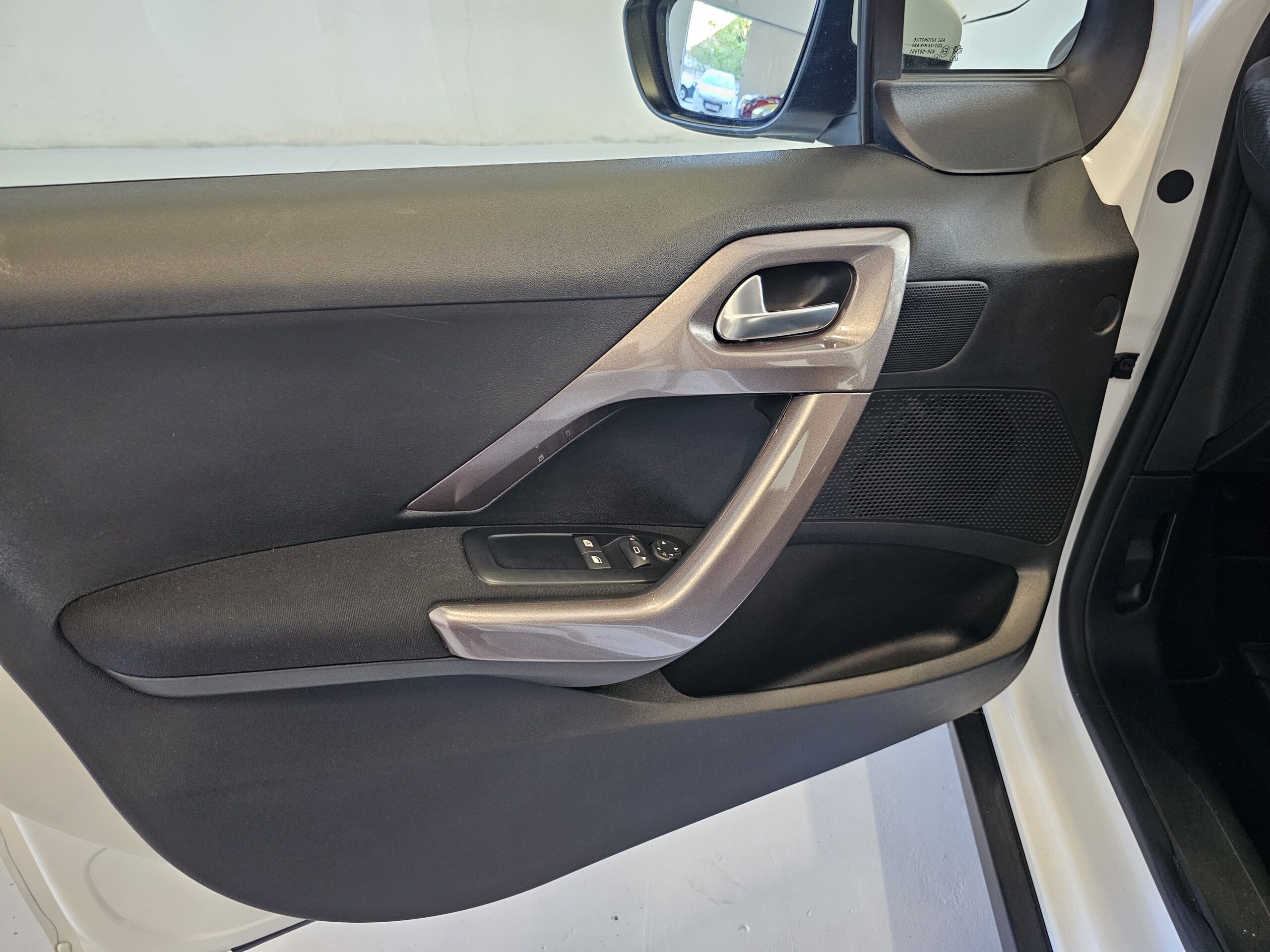 Peugeot 2008 1.6 e-HDi Active 92cv ETG - Imagen 22