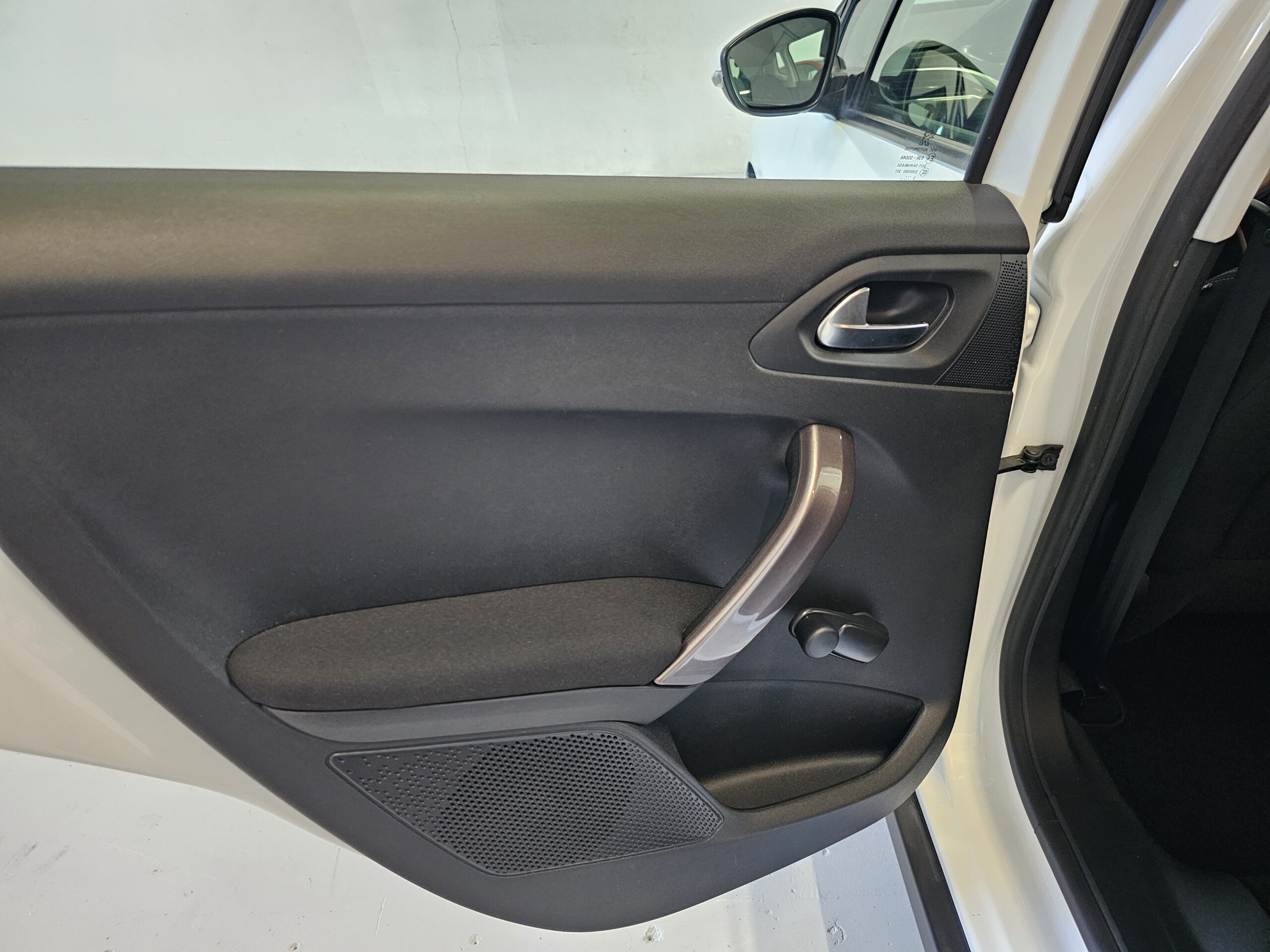 Peugeot 2008 1.6 e-HDi Active 92cv ETG - Imagen 28