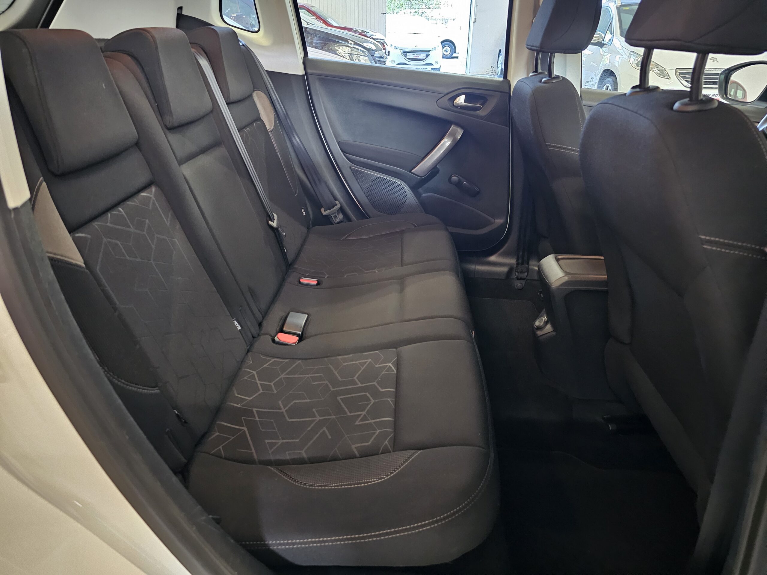Peugeot 2008 1.6 e-HDi Active 92cv ETG - Imagen 30