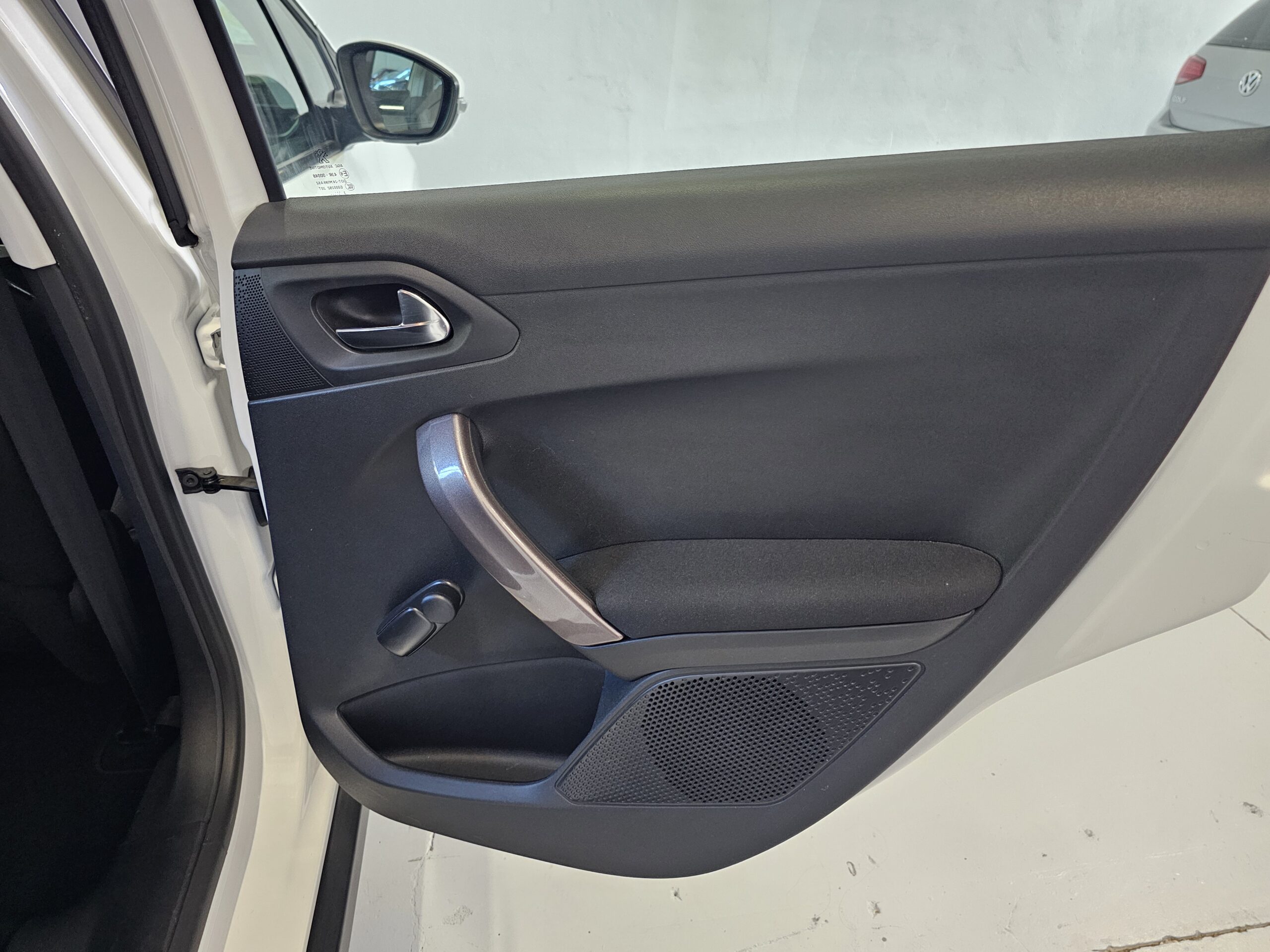 Peugeot 2008 1.6 e-HDi Active 92cv ETG - Imagen 31