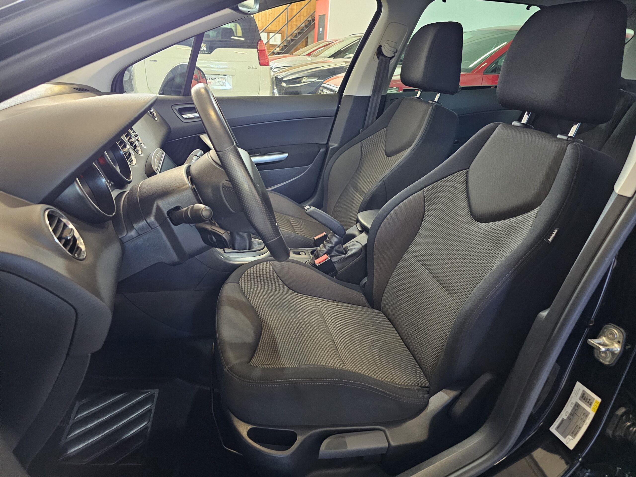 Peugeot 308 SW 1.6 e-HDi Active 115cv - Imagen 18