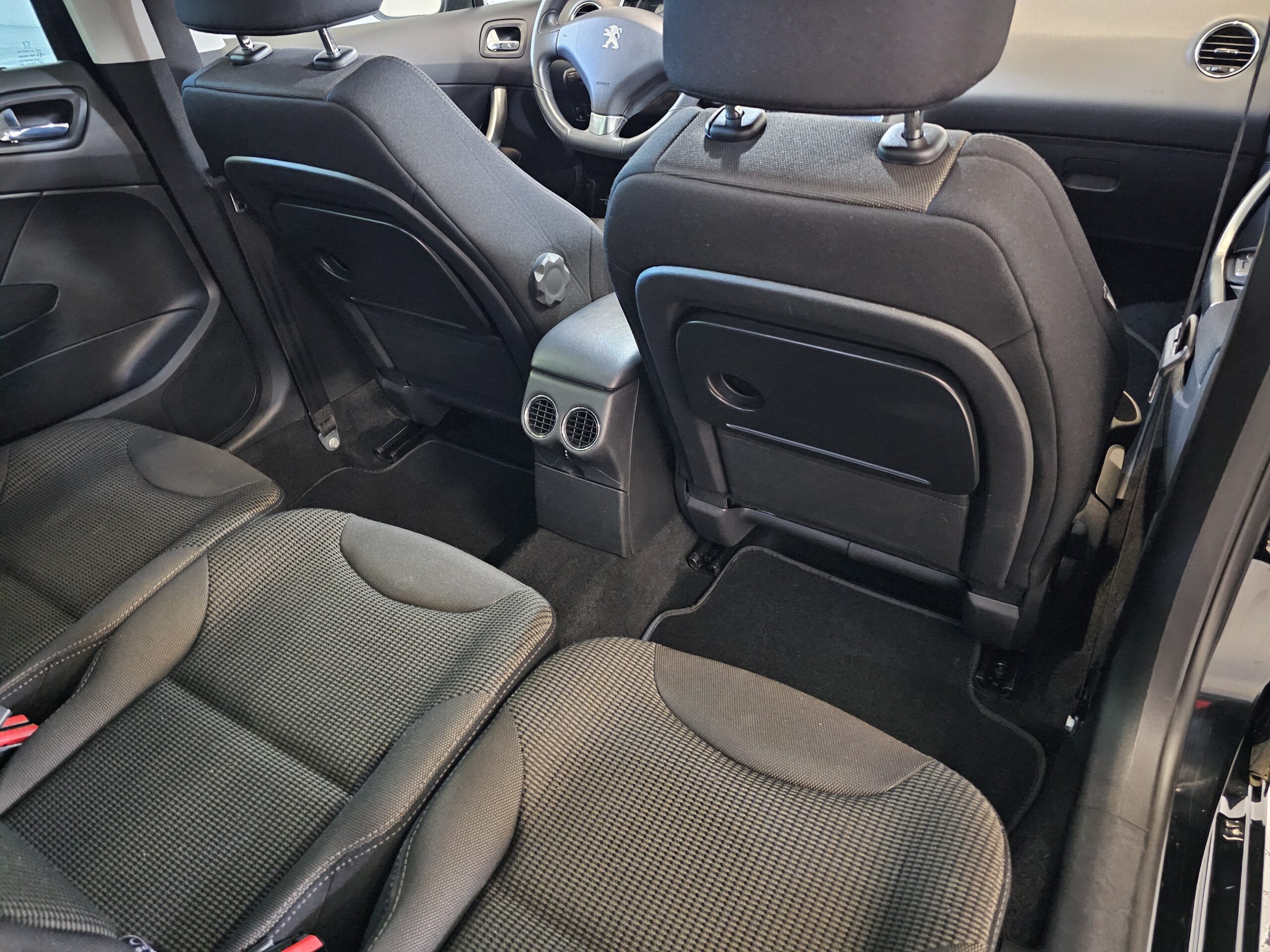 Peugeot 308 SW 1.6 e-HDi Active 115cv - Imagen 26