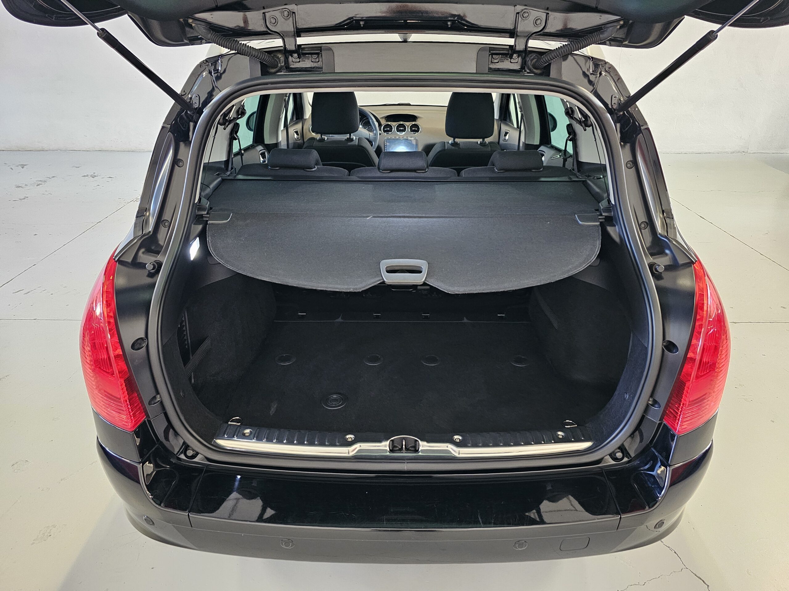 Peugeot 308 SW 1.6 e-HDi Active 115cv - Imagen 28
