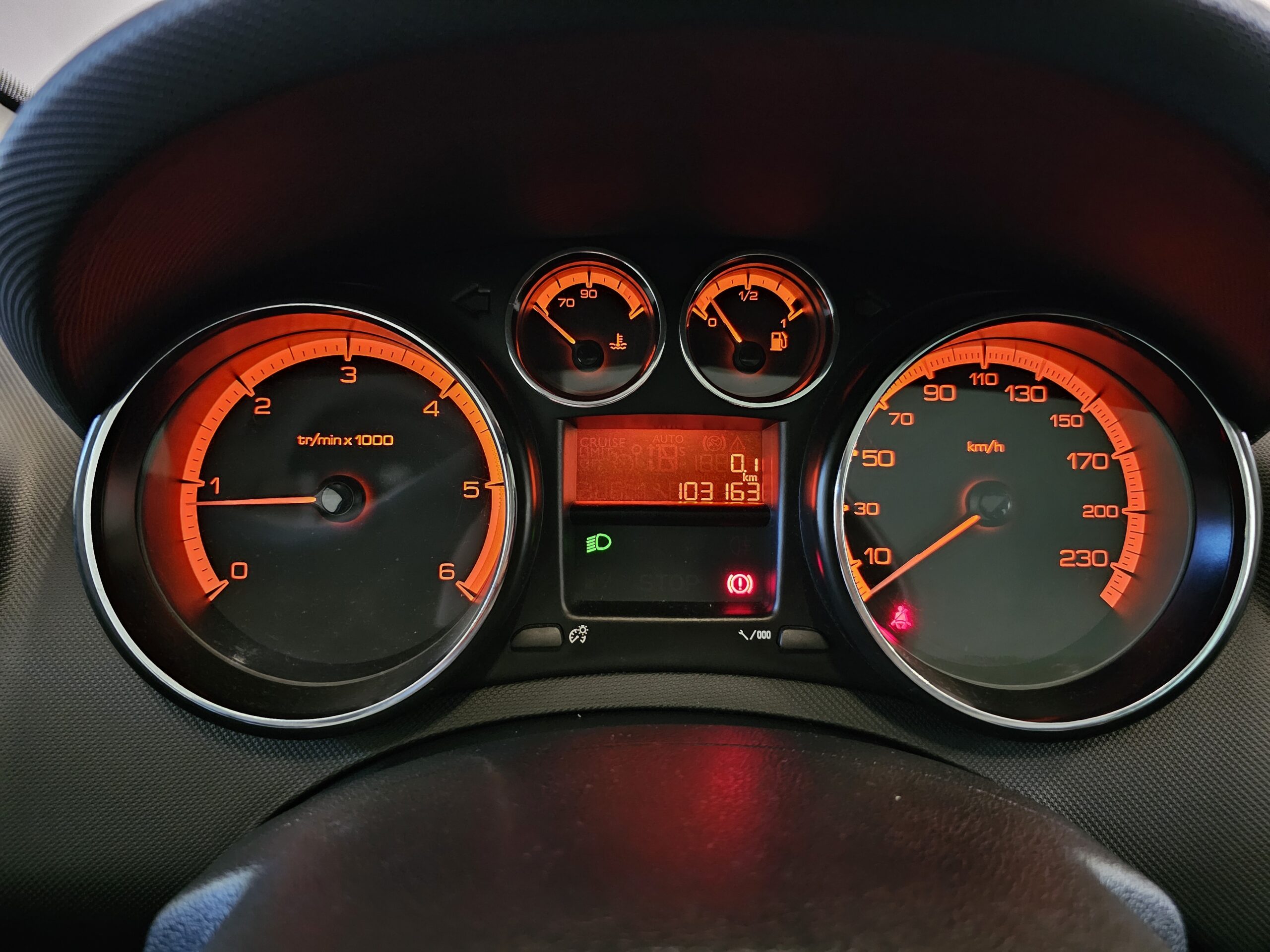 Peugeot 308 SW 1.6 e-HDi Active 115cv - Imagen 37