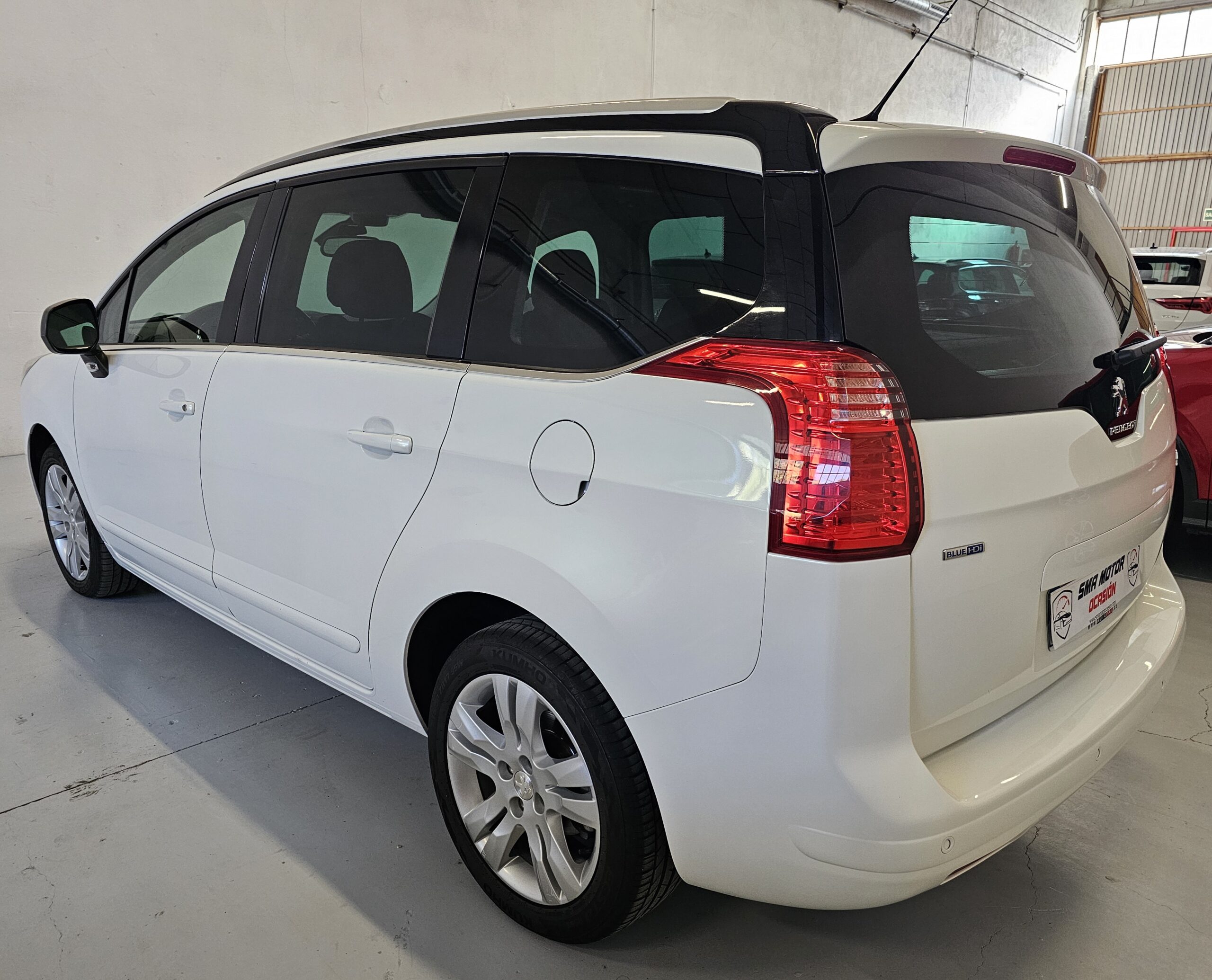 Peugeot 5008 1.6 Blue-HDi 120CV Allure EAT6 - Imagen 10