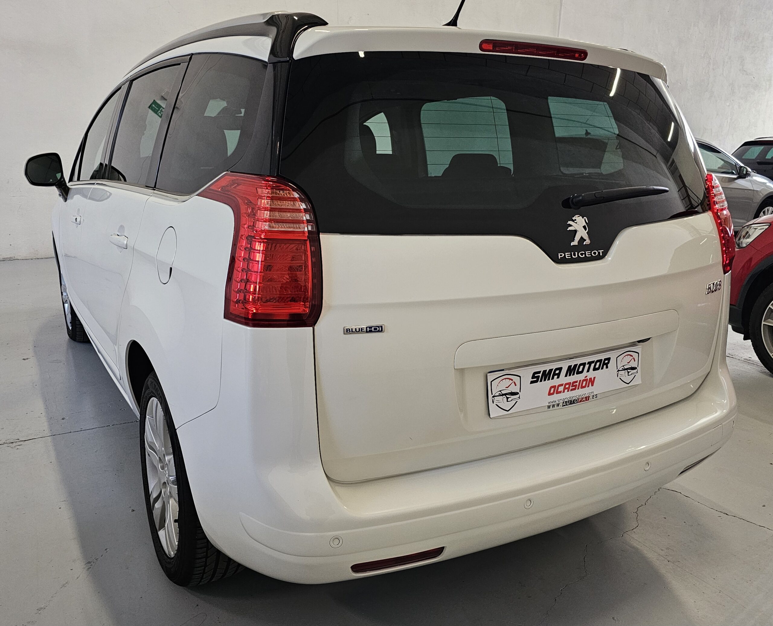 Peugeot 5008 1.6 Blue-HDi 120CV Allure EAT6 - Imagen 11