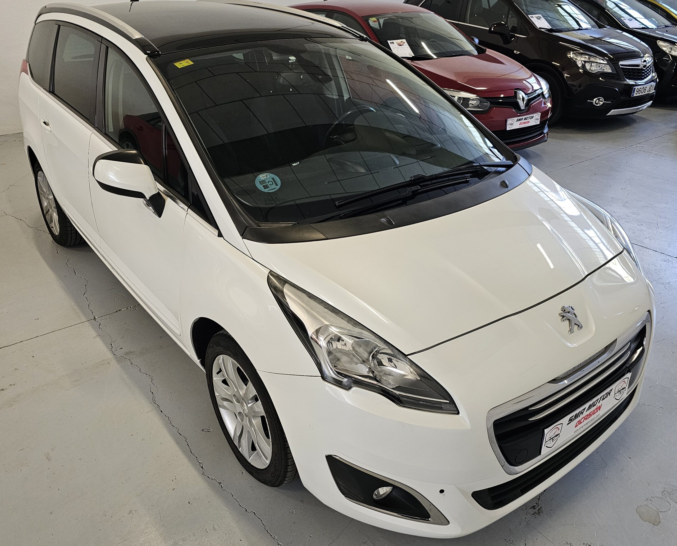 Peugeot 5008 1.6 Blue-HDi 120CV Allure EAT6 - Imagen 16