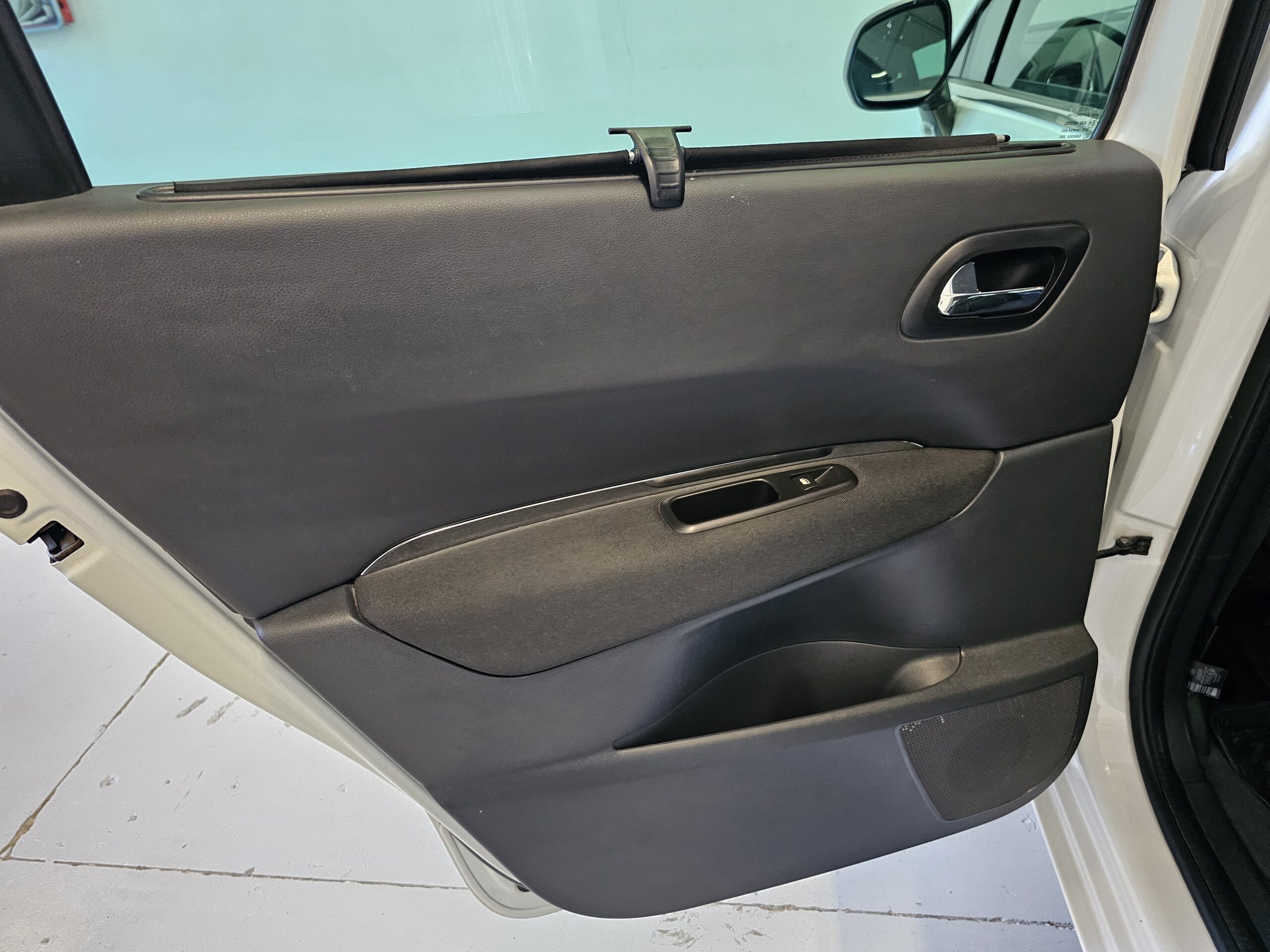 Peugeot 5008 1.6 Blue-HDi 120CV Allure EAT6 - Imagen 27