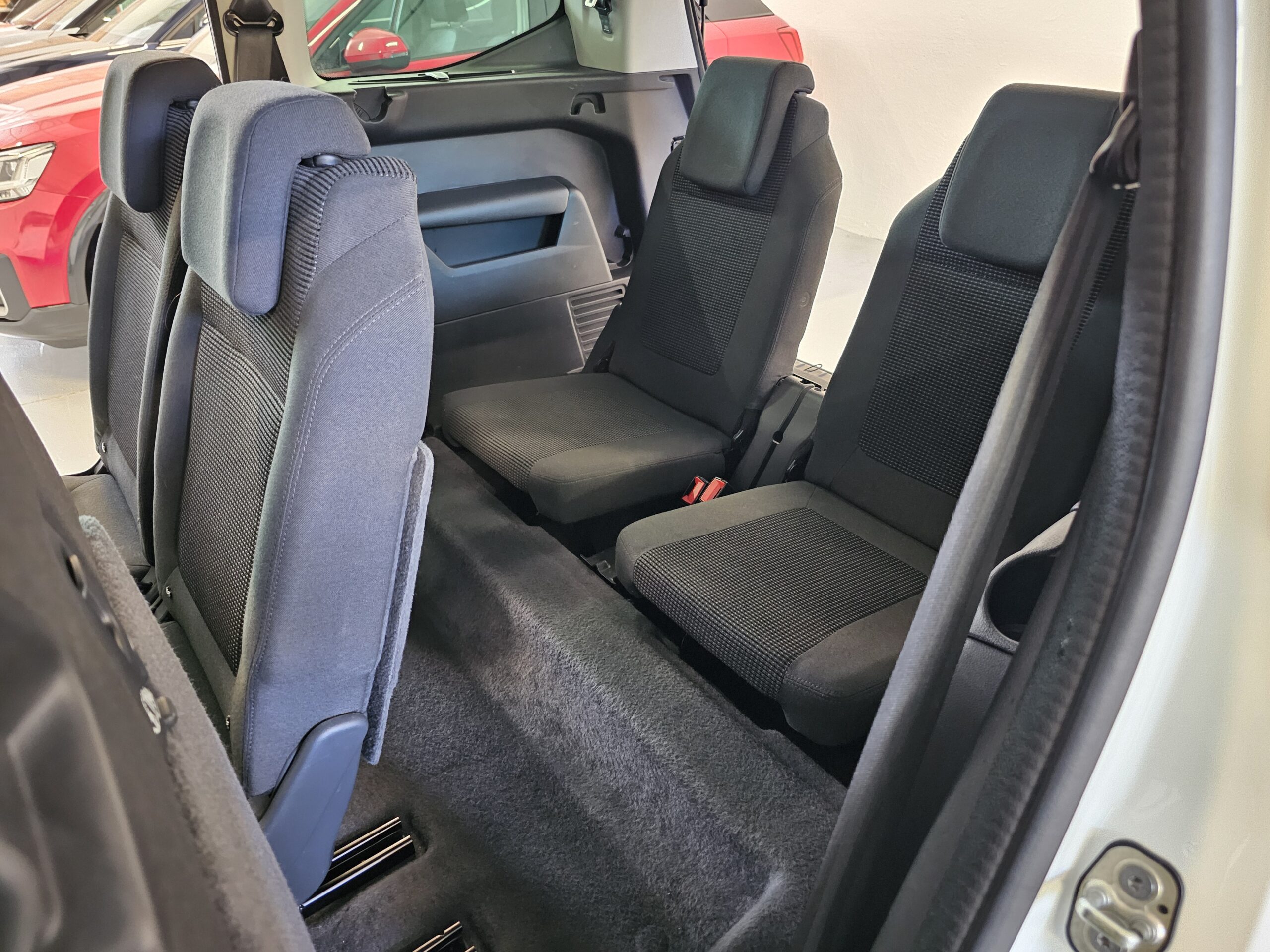 Peugeot 5008 1.6 Blue-HDi 120CV Allure EAT6 - Imagen 33