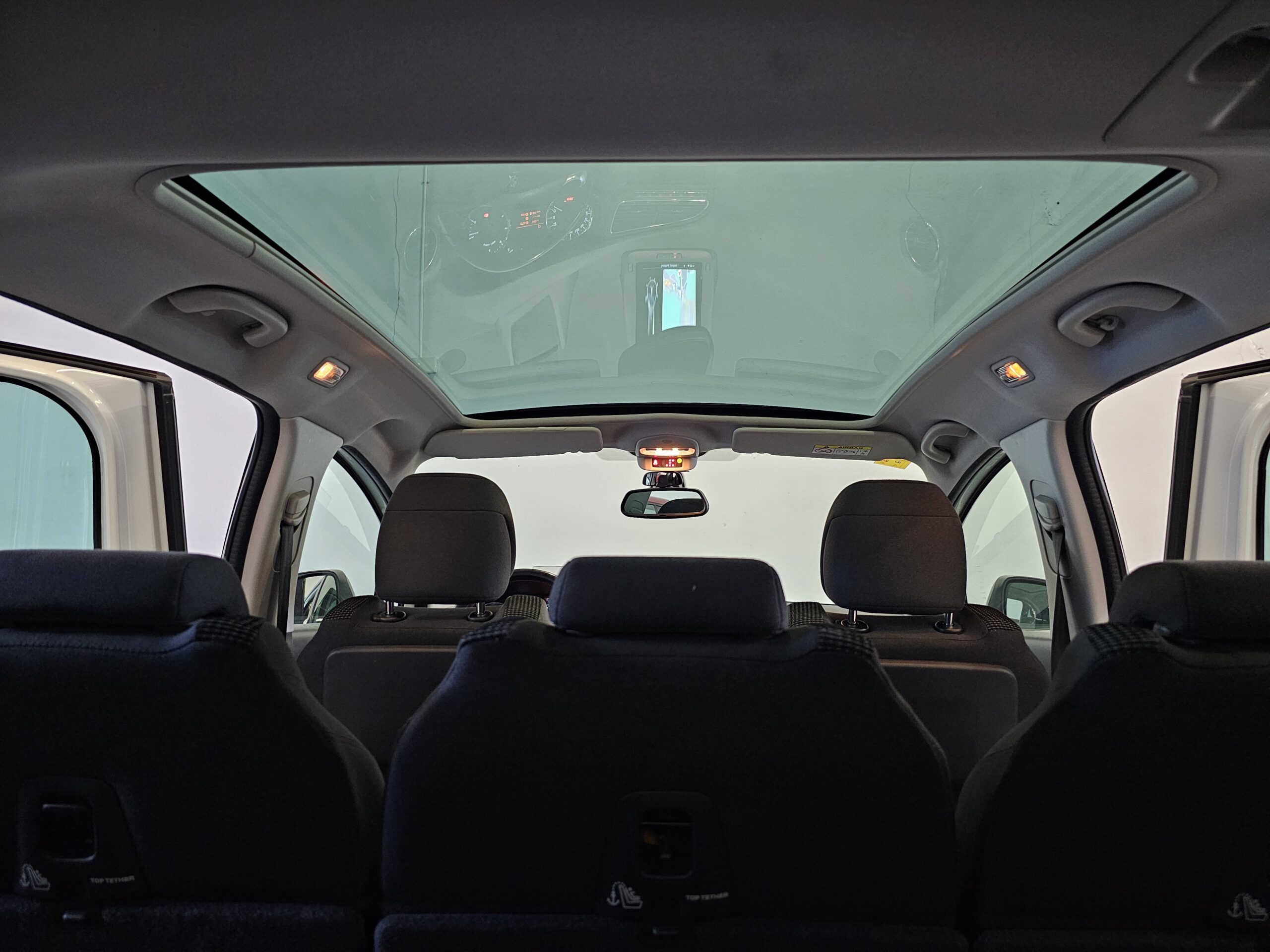 Peugeot 5008 1.6 Blue-HDi 120CV Allure EAT6 - Imagen 35