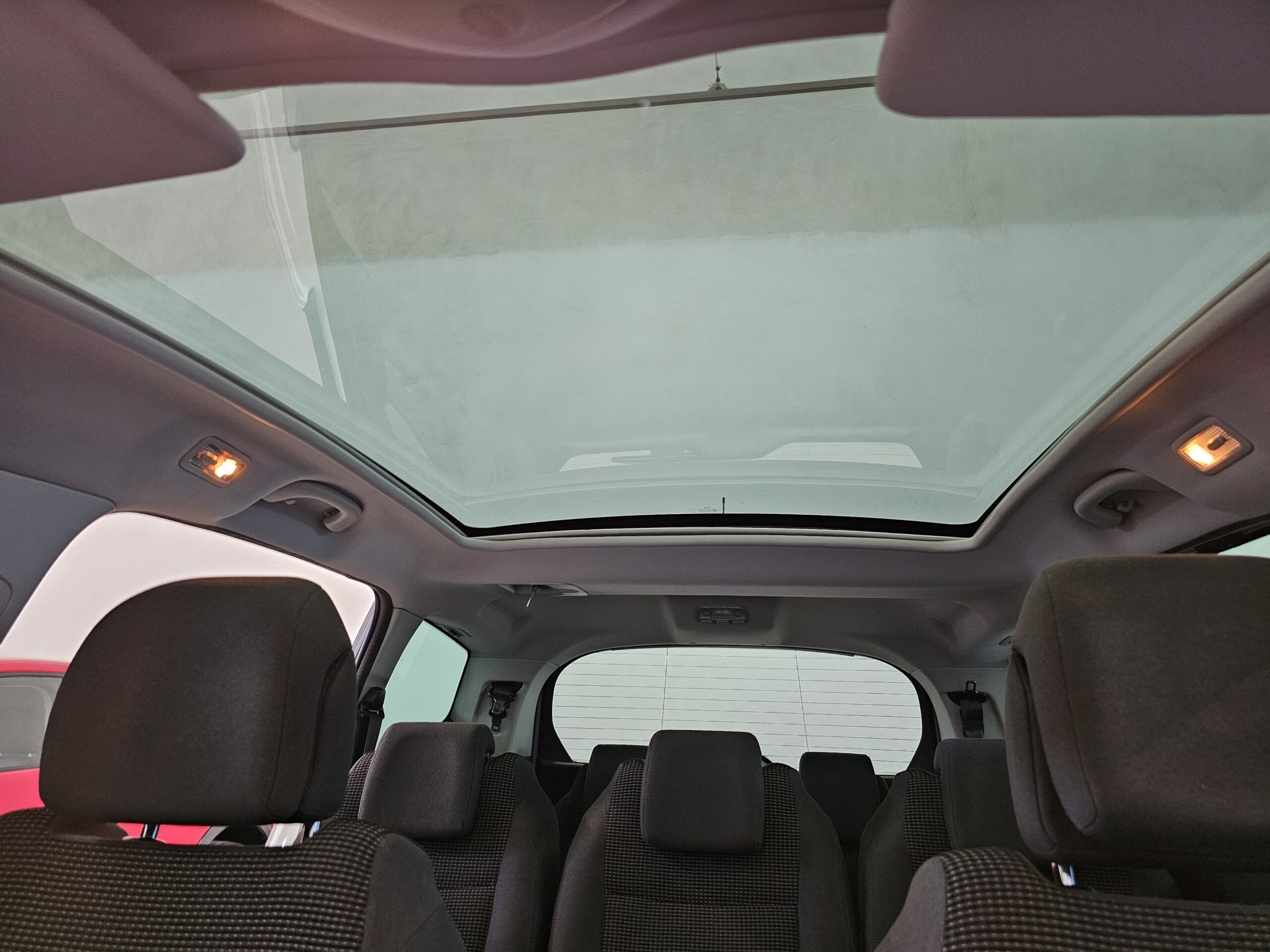 Peugeot 5008 1.6 Blue-HDi 120CV Allure EAT6 - Imagen 36