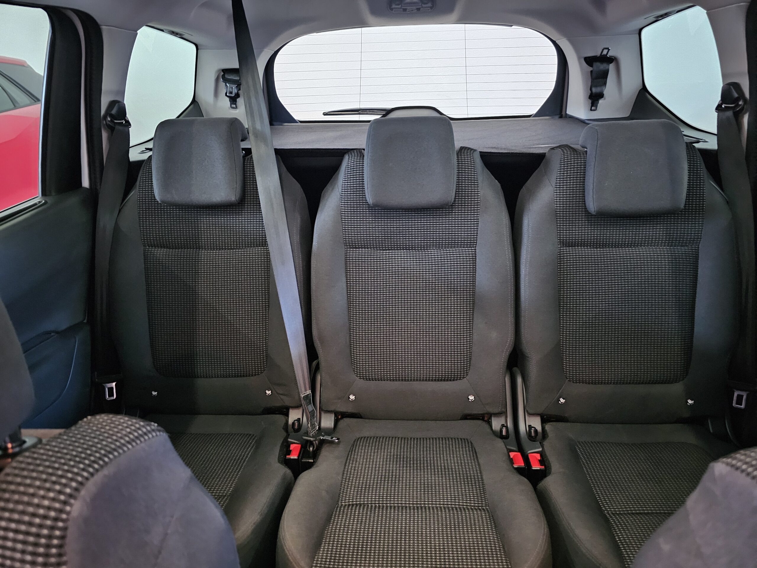 Peugeot 5008 1.6 Blue-HDi 120CV Allure EAT6 - Imagen 37
