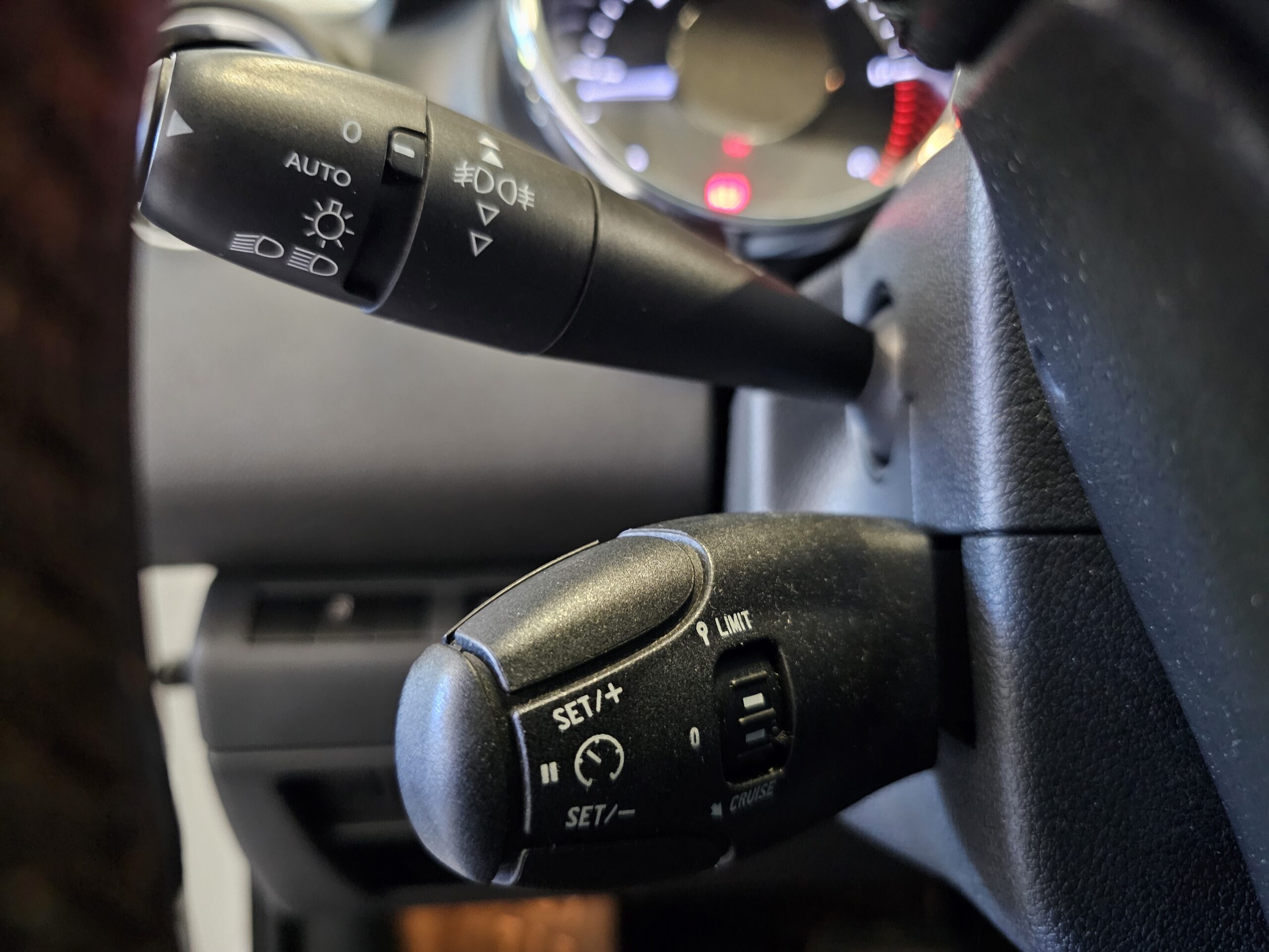 Peugeot 5008 1.6 Blue-HDi 120CV Allure EAT6 - Imagen 45