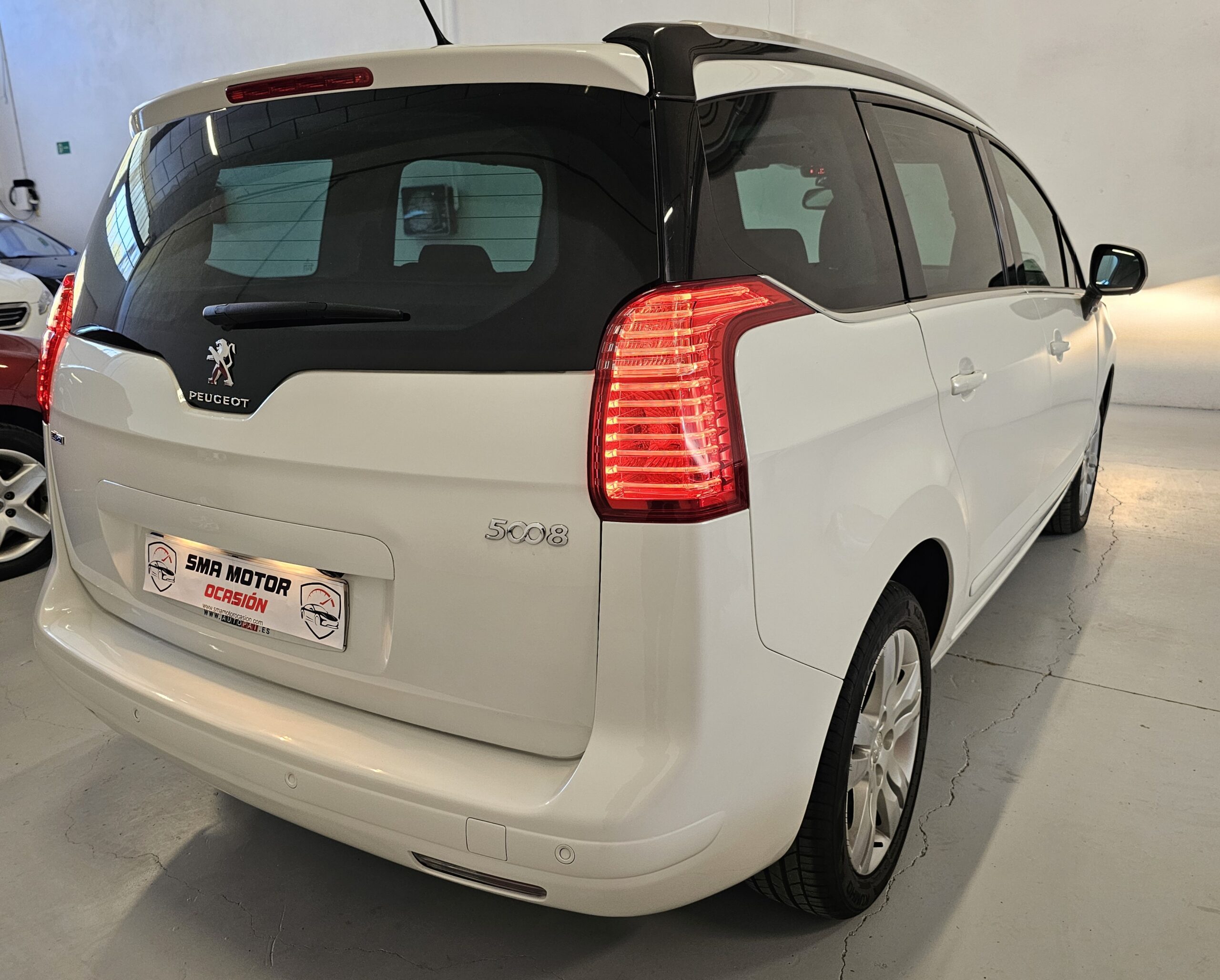 Peugeot 5008 1.6 Blue-HDi 120CV Allure EAT6 - Imagen 50
