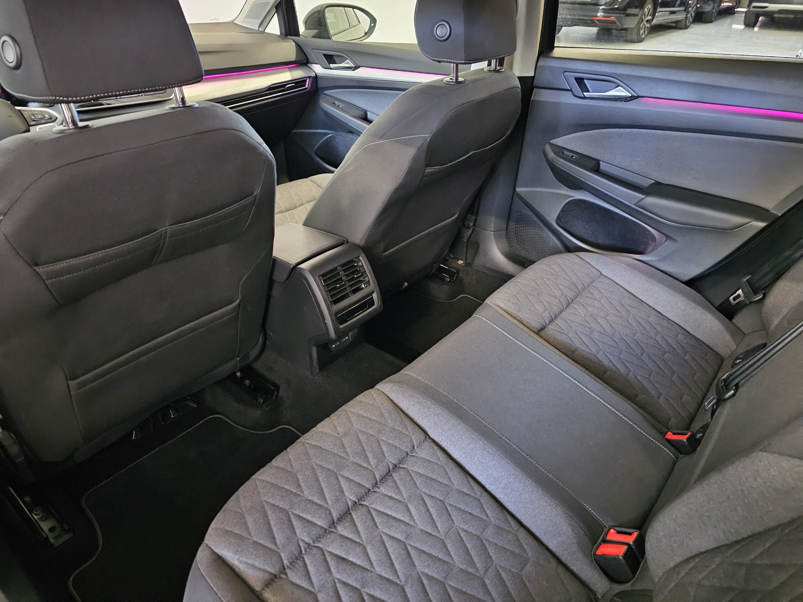 Volkswagen Golf VIII 2.0 TDI Life 116CV - Imagen 24