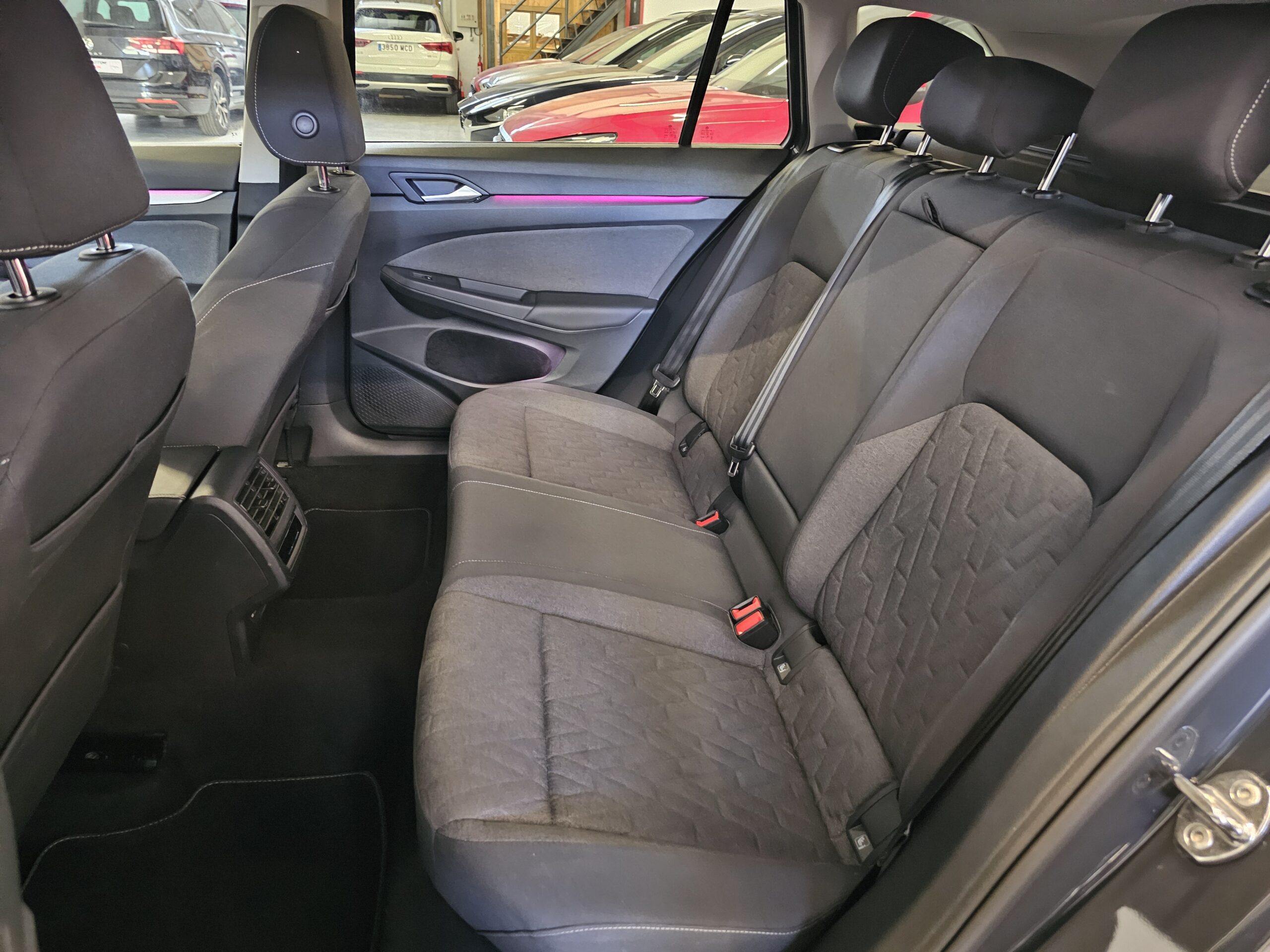 Volkswagen Golf VIII 2.0 TDI Life 116CV - Imagen 25