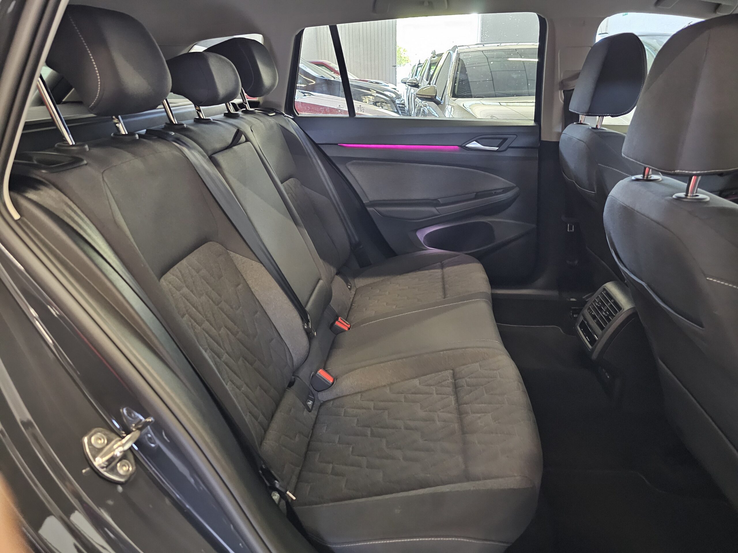 Volkswagen Golf VIII 2.0 TDI Life 116CV - Imagen 28