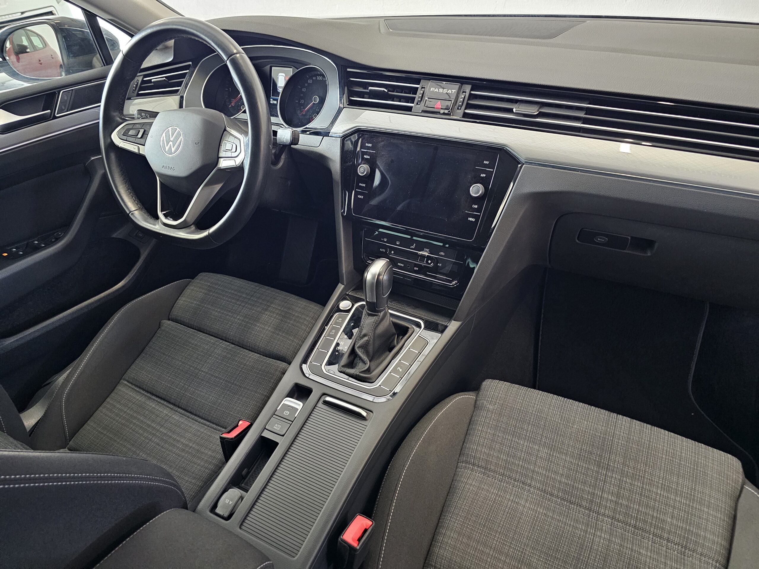 Volkswagen Passat Variant Executive 2.0 TDI EVO 122CV DSG7 - Imagen 21