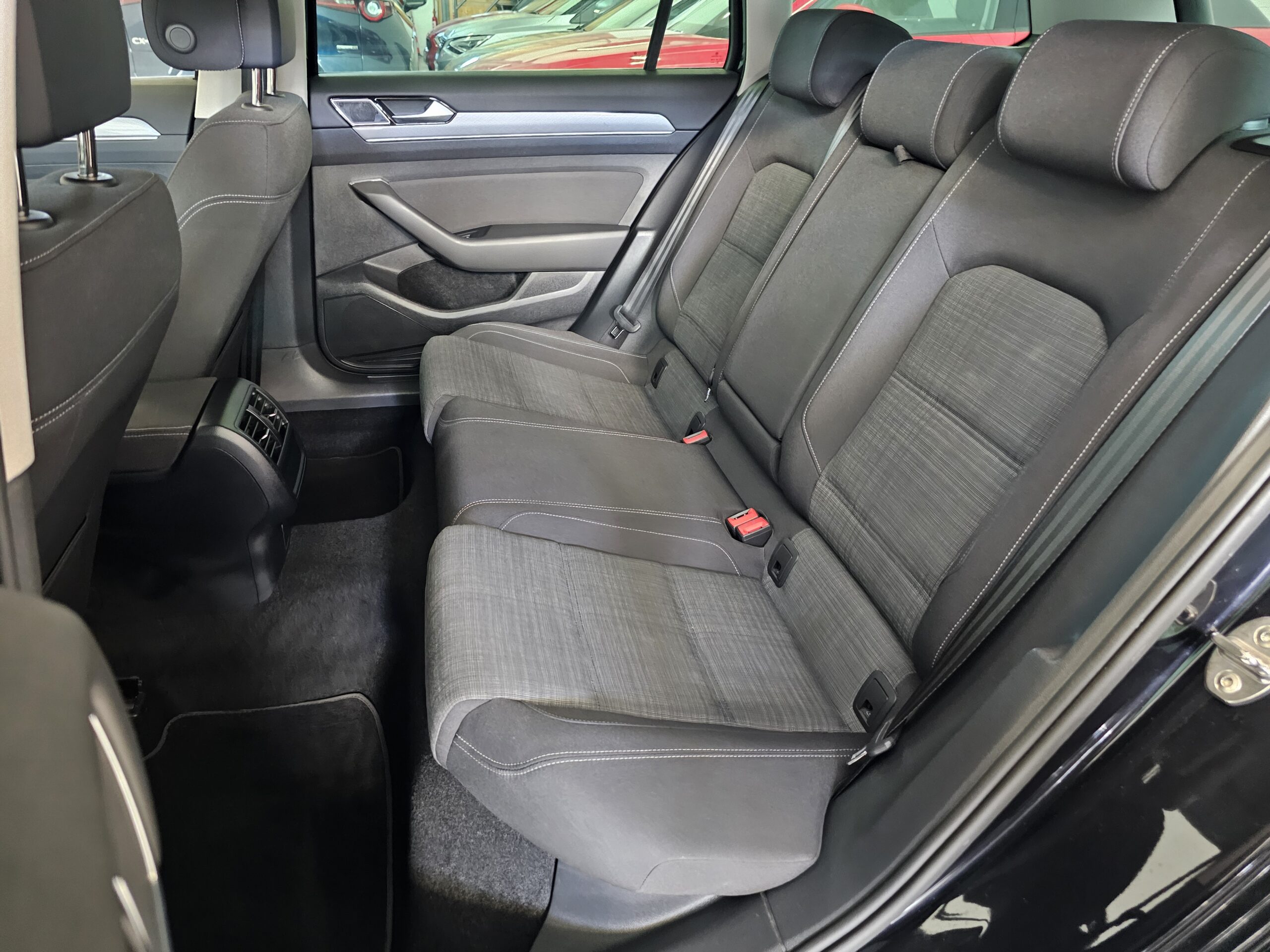 Volkswagen Passat Variant Executive 2.0 TDI EVO 122CV DSG7 - Imagen 25