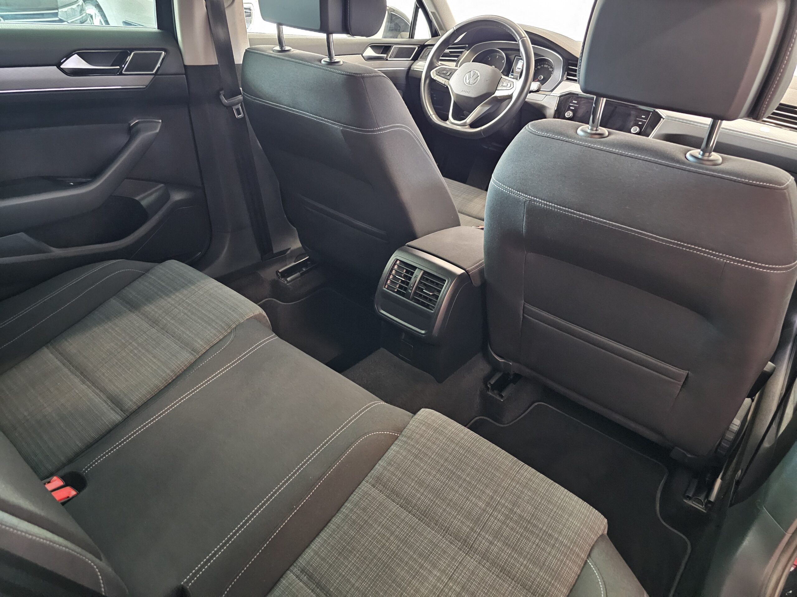 Volkswagen Passat Variant Executive 2.0 TDI EVO 122CV DSG7 - Imagen 27