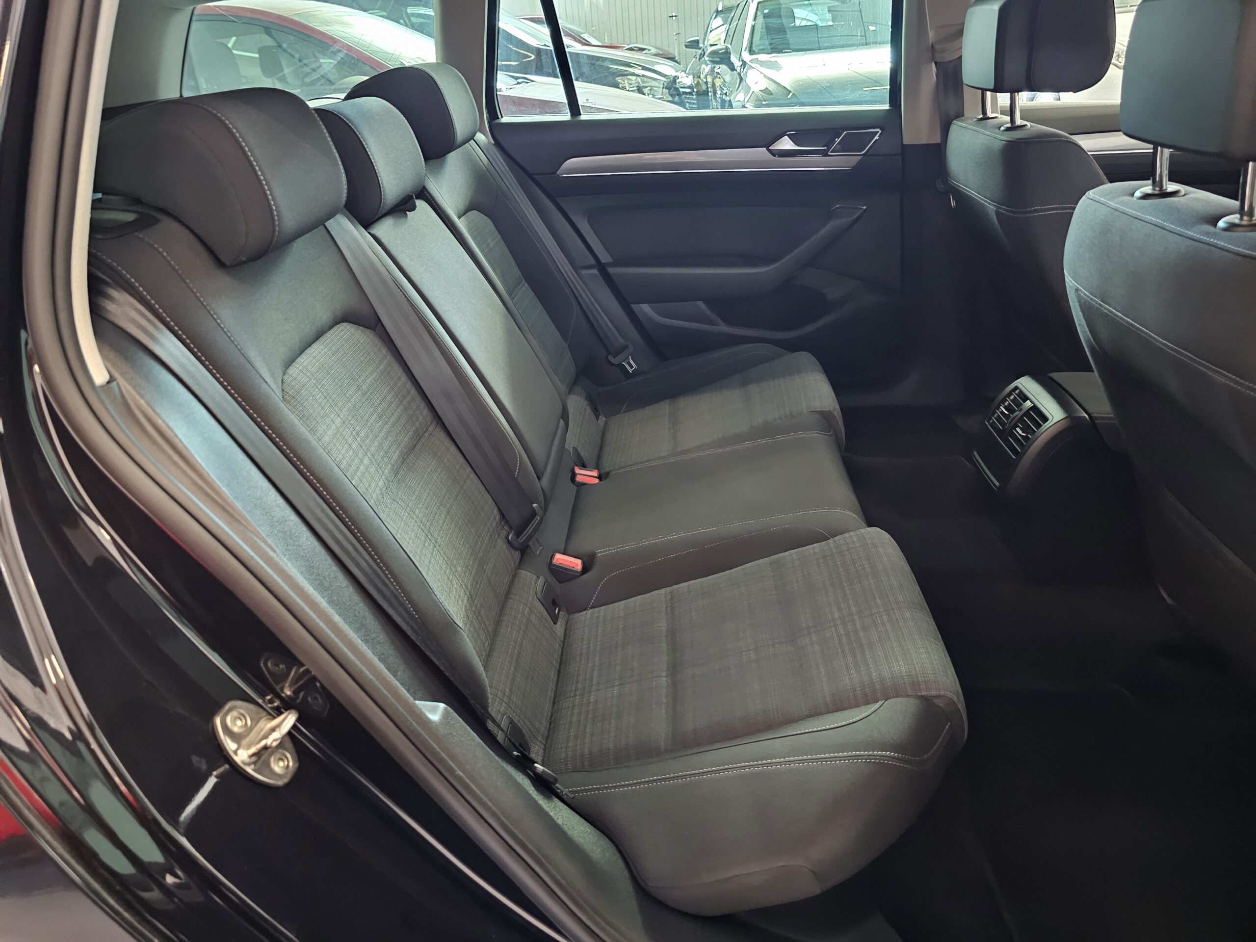 Volkswagen Passat Variant Executive 2.0 TDI EVO 122CV DSG7 - Imagen 28