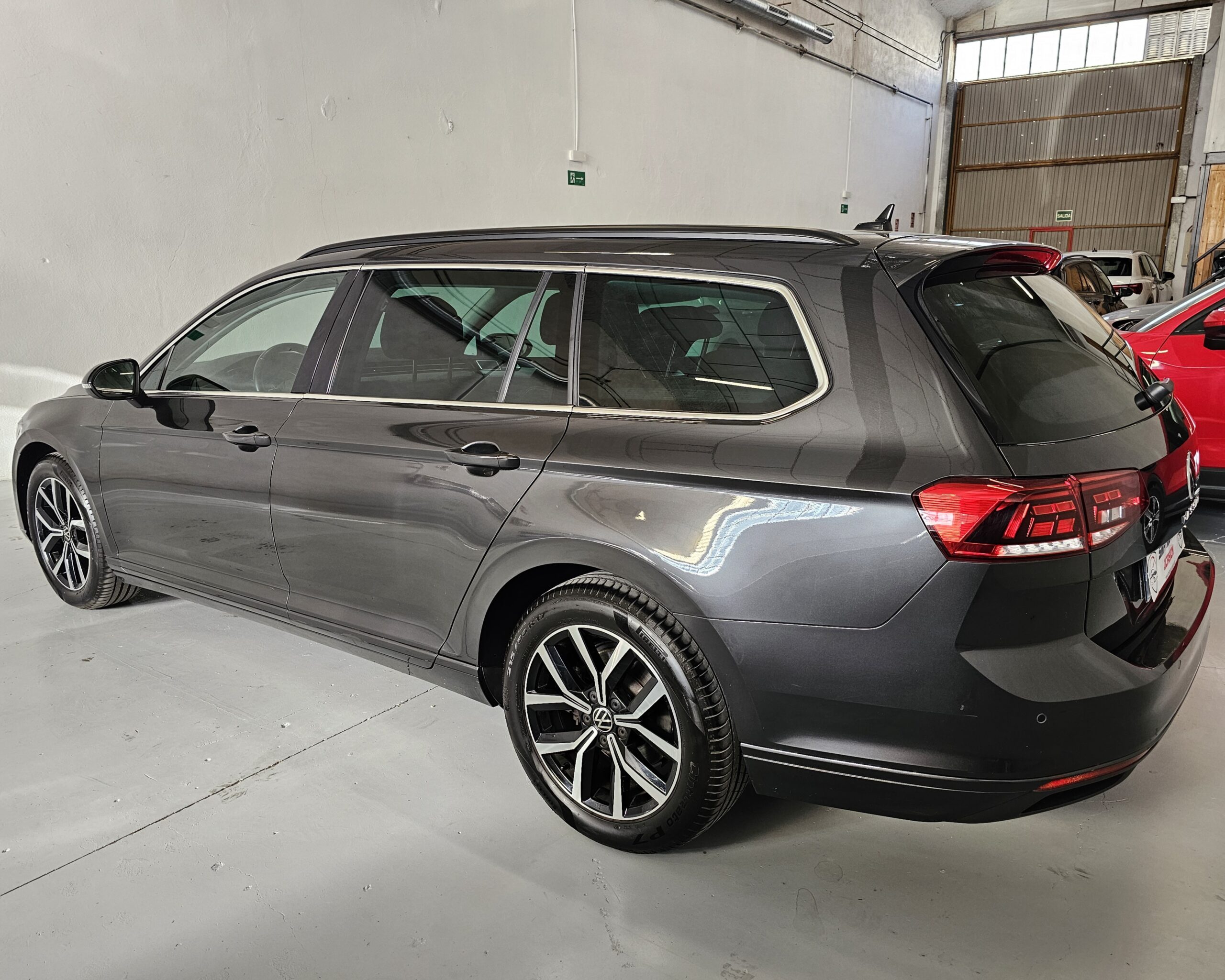 Volkswagen Passat Variant Executive 2.0 TDI EVO 150CV DSG7 - Imagen 10