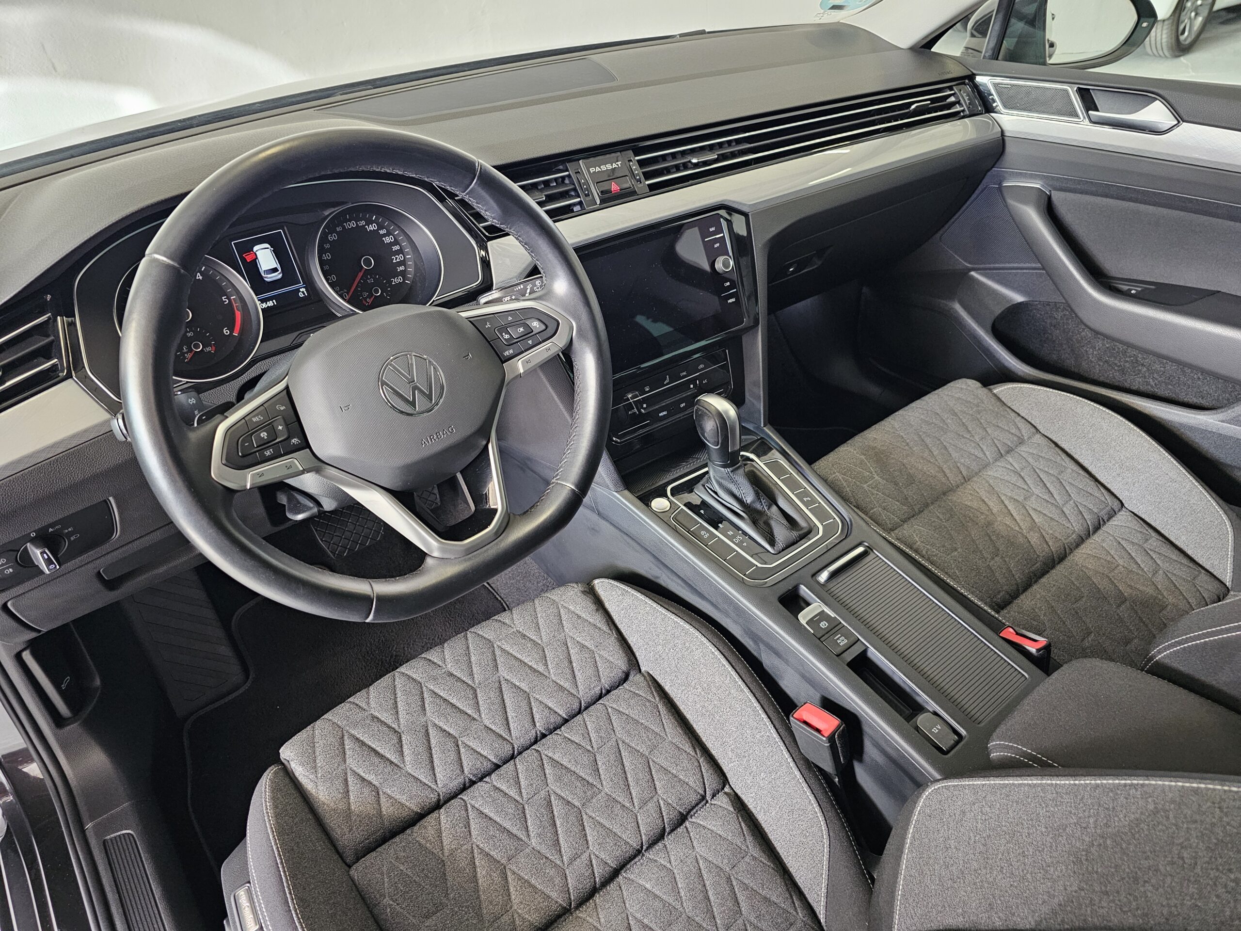 Volkswagen Passat Variant Executive 2.0 TDI EVO 150CV DSG7 - Imagen 18