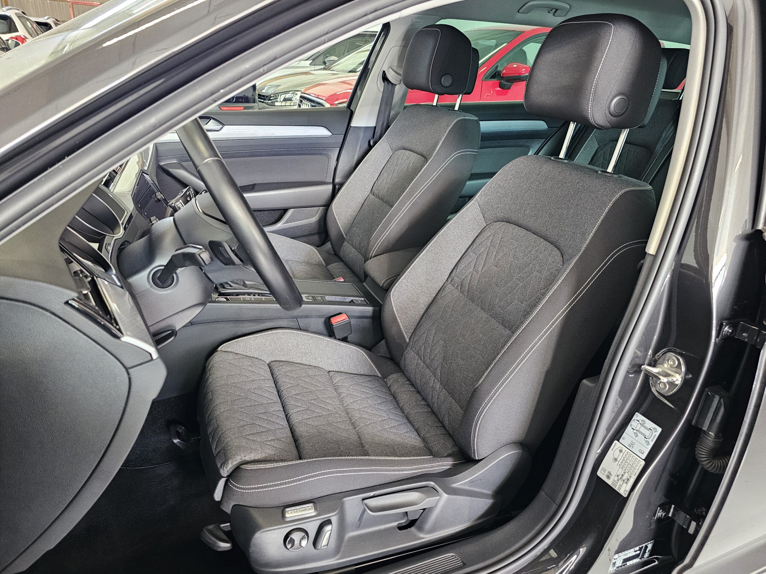 Volkswagen Passat Variant Executive 2.0 TDI EVO 150CV DSG7 - Imagen 19