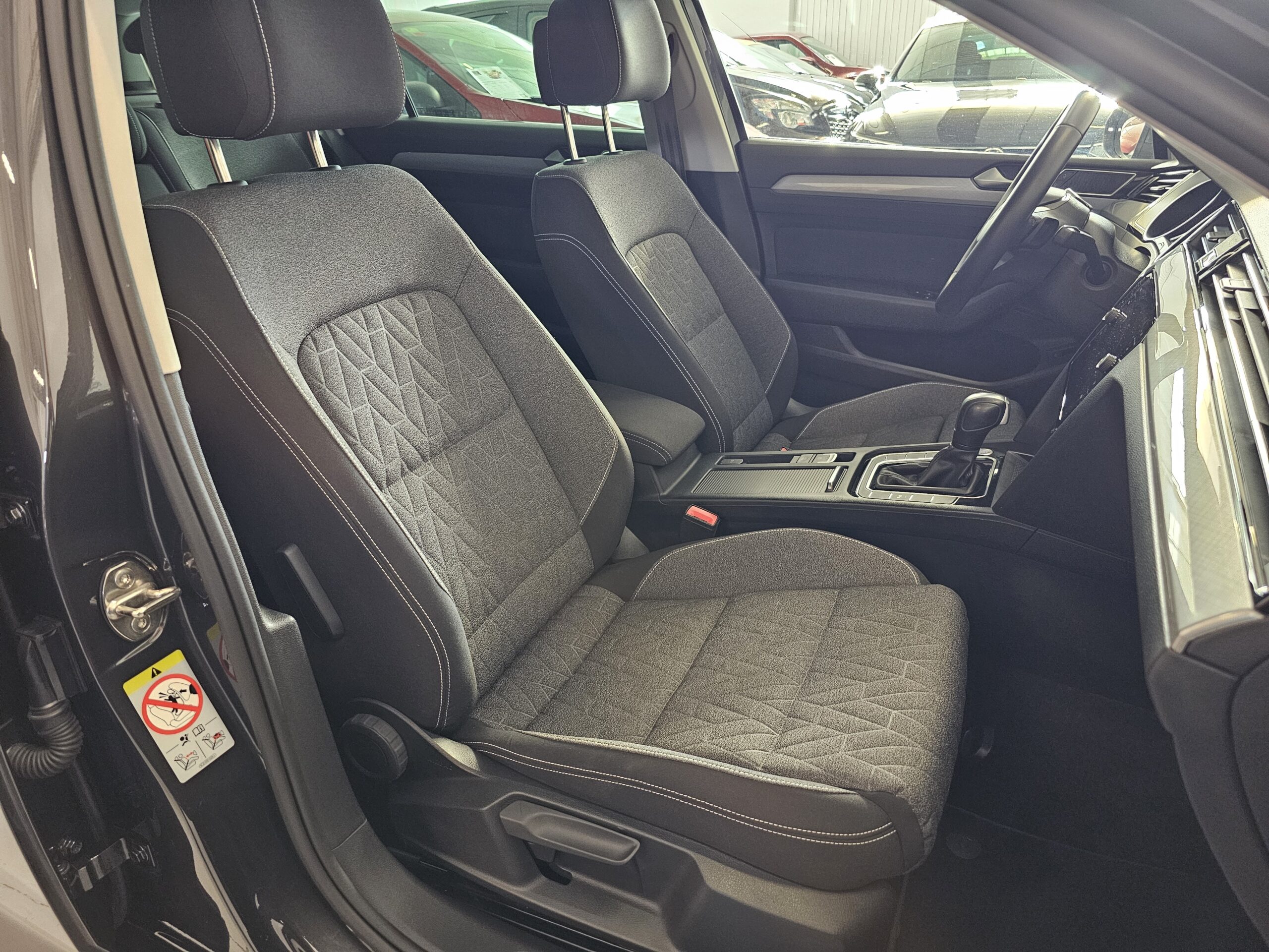 Volkswagen Passat Variant Executive 2.0 TDI EVO 150CV DSG7 - Imagen 22