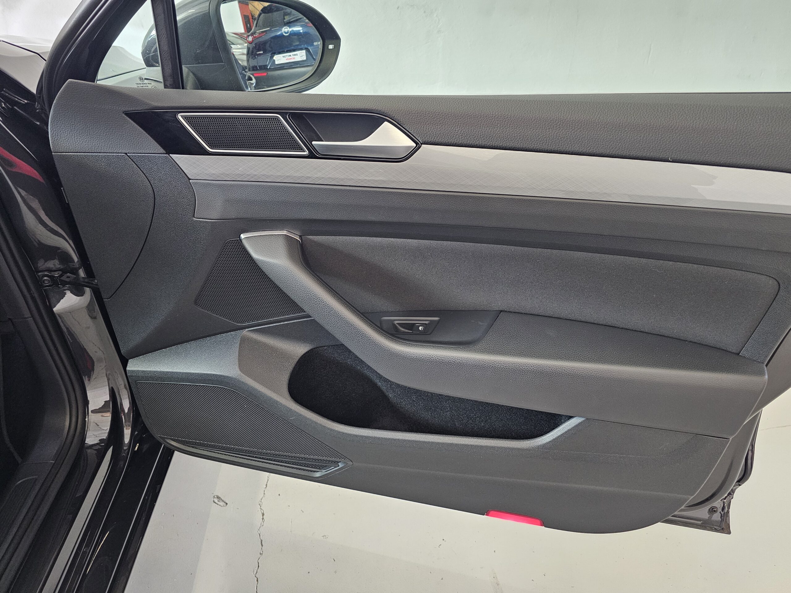 Volkswagen Passat Variant Executive 2.0 TDI EVO 150CV DSG7 - Imagen 23