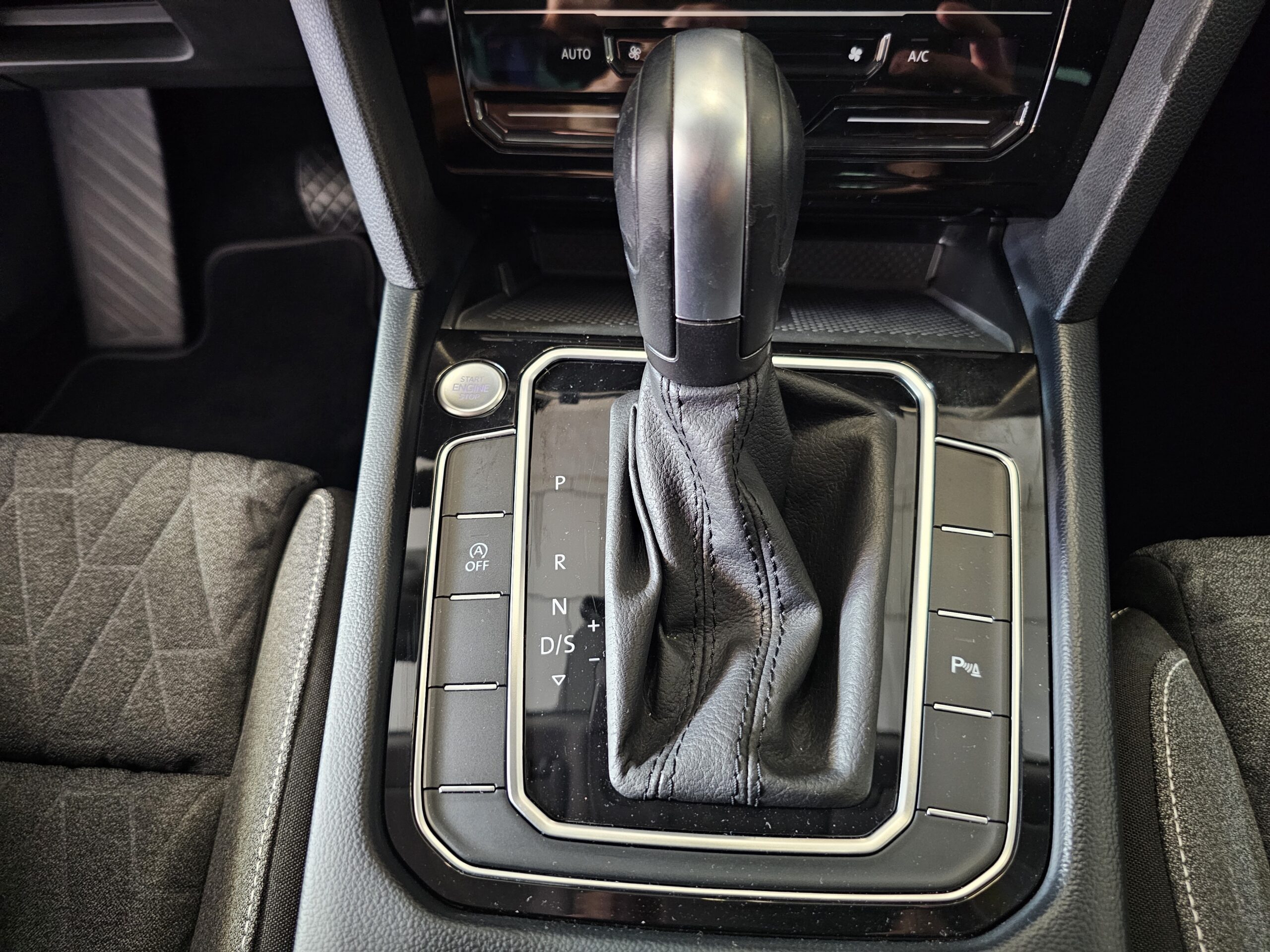 Volkswagen Passat Variant Executive 2.0 TDI EVO 150CV DSG7 - Imagen 37